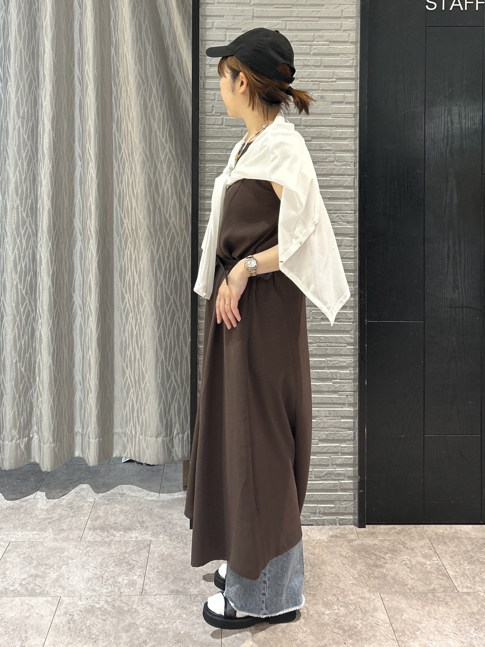ga_riさんの「THE SHOP TK｜【ひんやり／防しわ／吸水速乾／UV】美しさを1日中キープ ノースリーブフレアワンピース」を使ったコーディネート