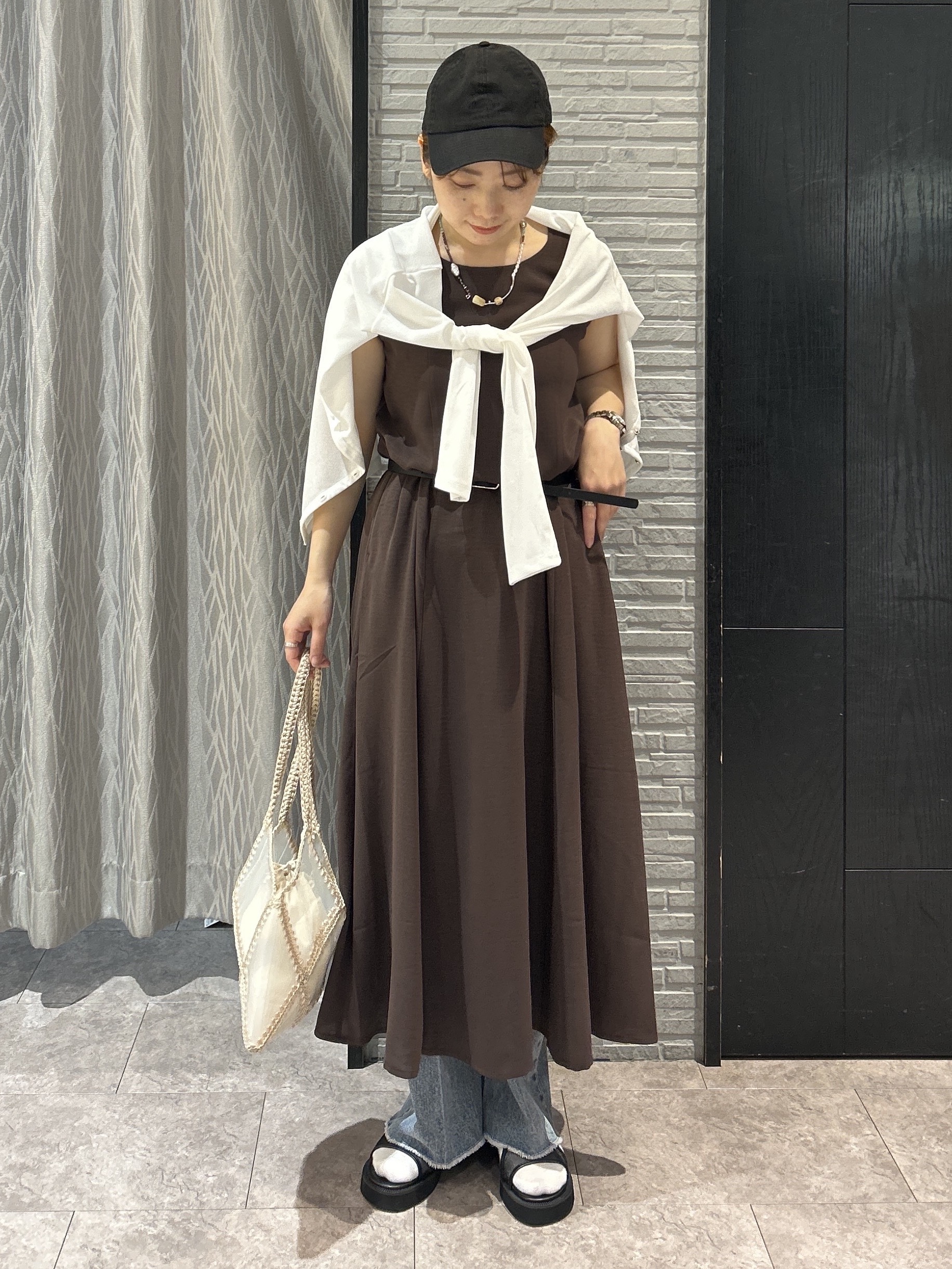 ga_riさんの「THE SHOP TK｜【ひんやり／防しわ／吸水速乾／UV】美しさを1日中キープ ノースリーブフレアワンピース」を使ったコーディネート