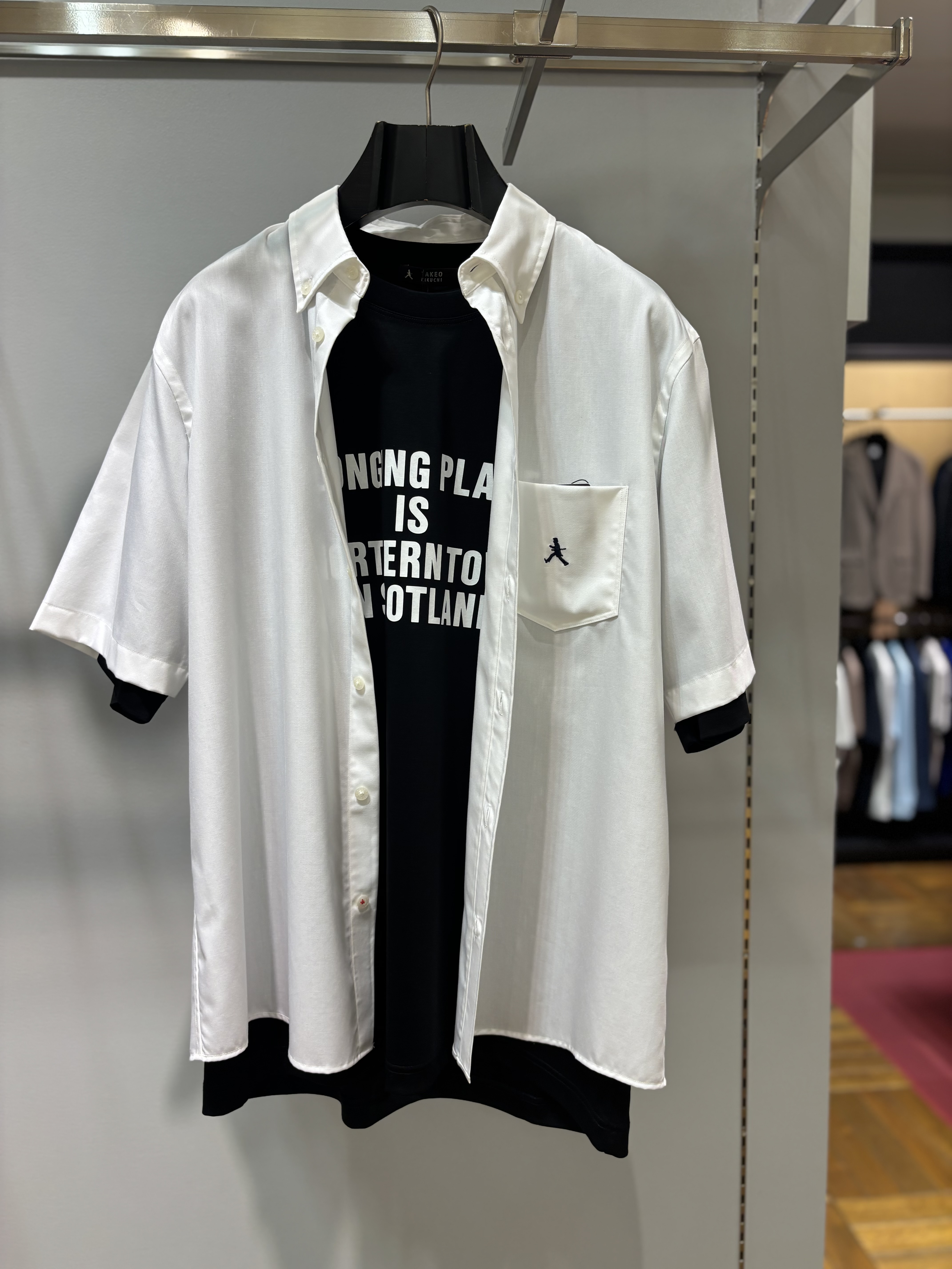 ヒナさんの「TAKEO KIKUCHI｜【BOWLER HAT LABEL】ボーラーハットウォーカー刺繍 半袖ボタンダウンシャツ」を使ったコーディネート