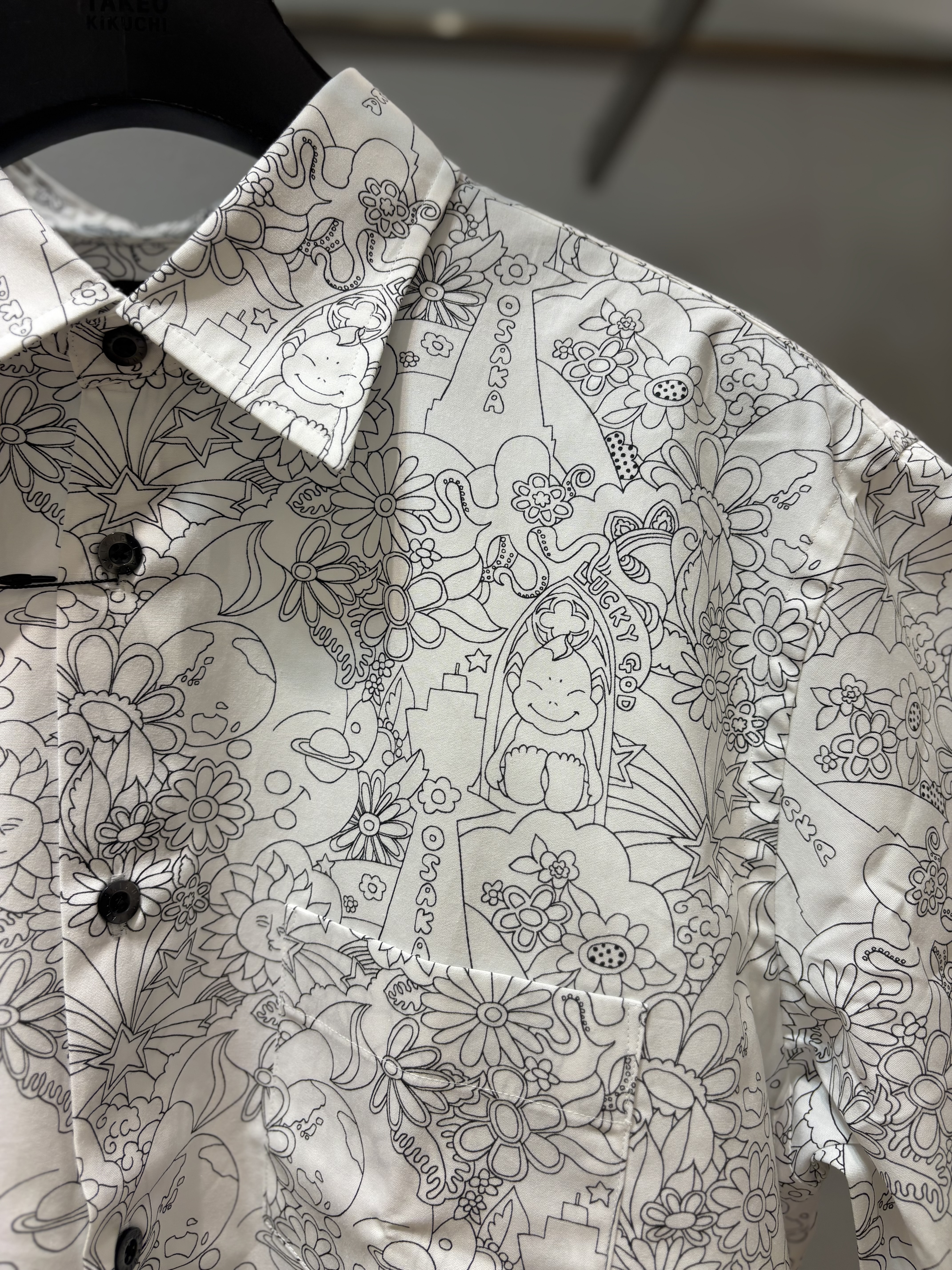 ヒナさんの「TAKEO KIKUCHI｜【BOWLER HAT LABEL】ビリケンさんプリント 半袖シャツ」を使ったコーディネート
