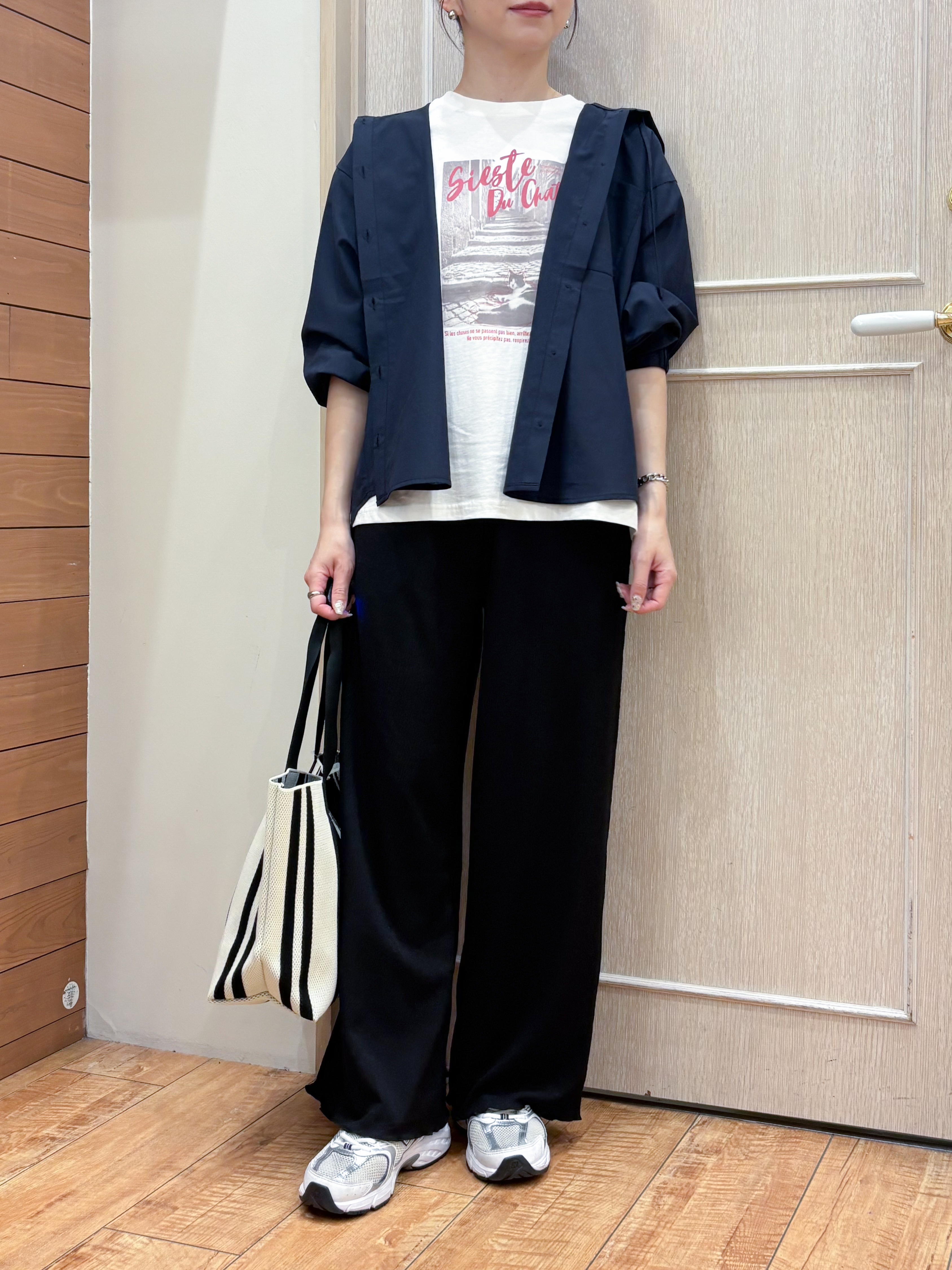 なみさんの「SHOO･LA･RUE｜【さらり快適/洗濯機可/S-LL】UVカット機能付き ライトな着心地 ひんやりシャツパーカ」を使ったコーディネート