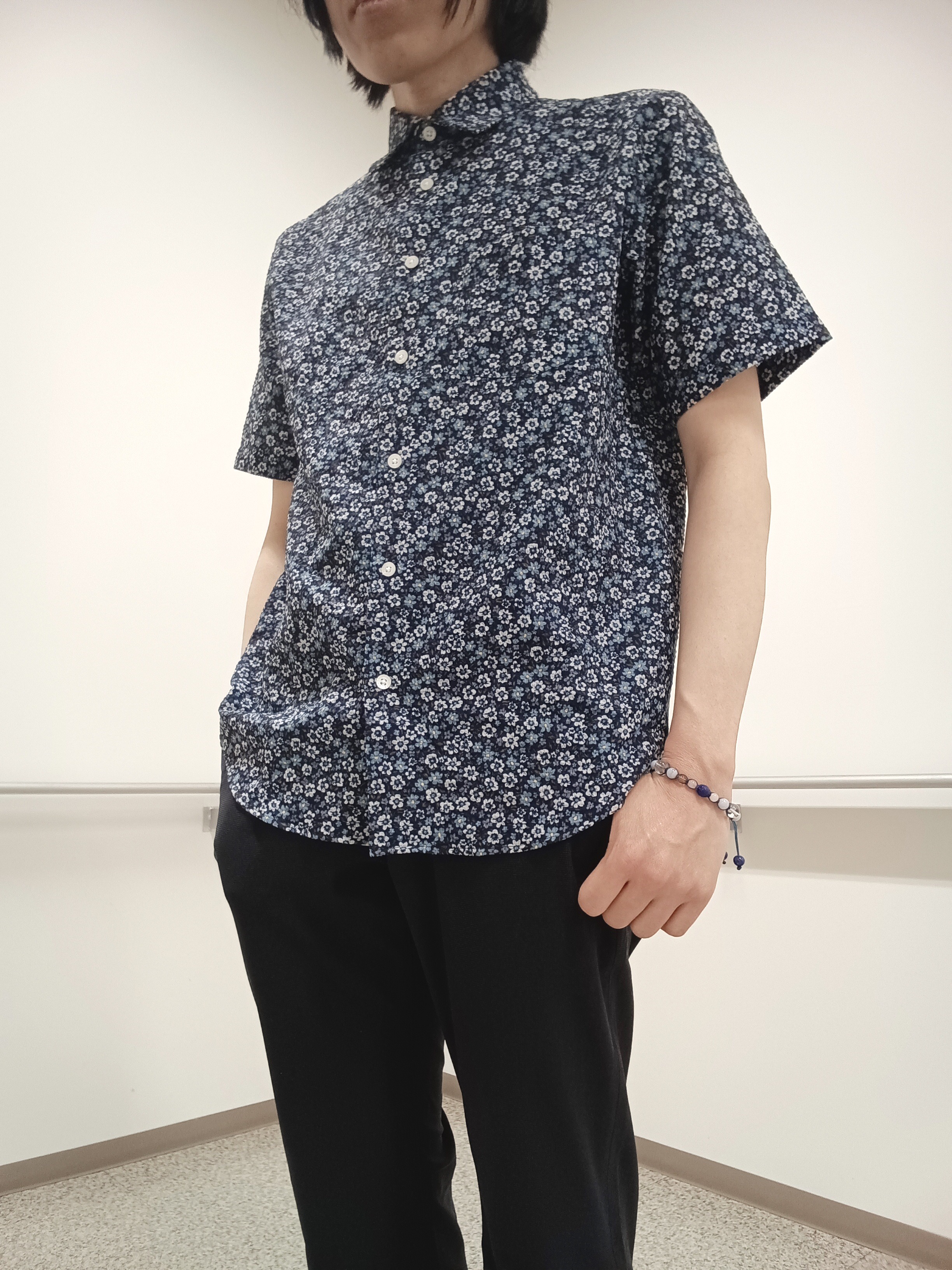 moritaさんの「TAKEO KIKUCHI｜リップル小花シャツ」を使ったコーディネート