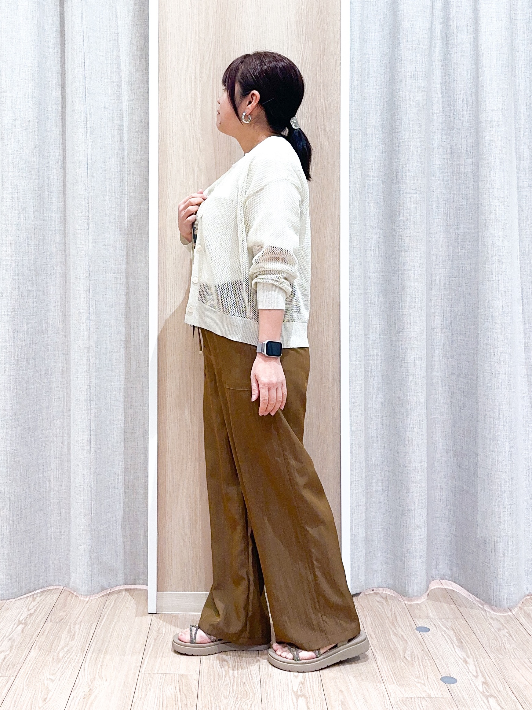 naoさんの「grove｜【貴島明日香さん着用】ラメメッシュキーネックカーディガン」を使ったコーディネート
