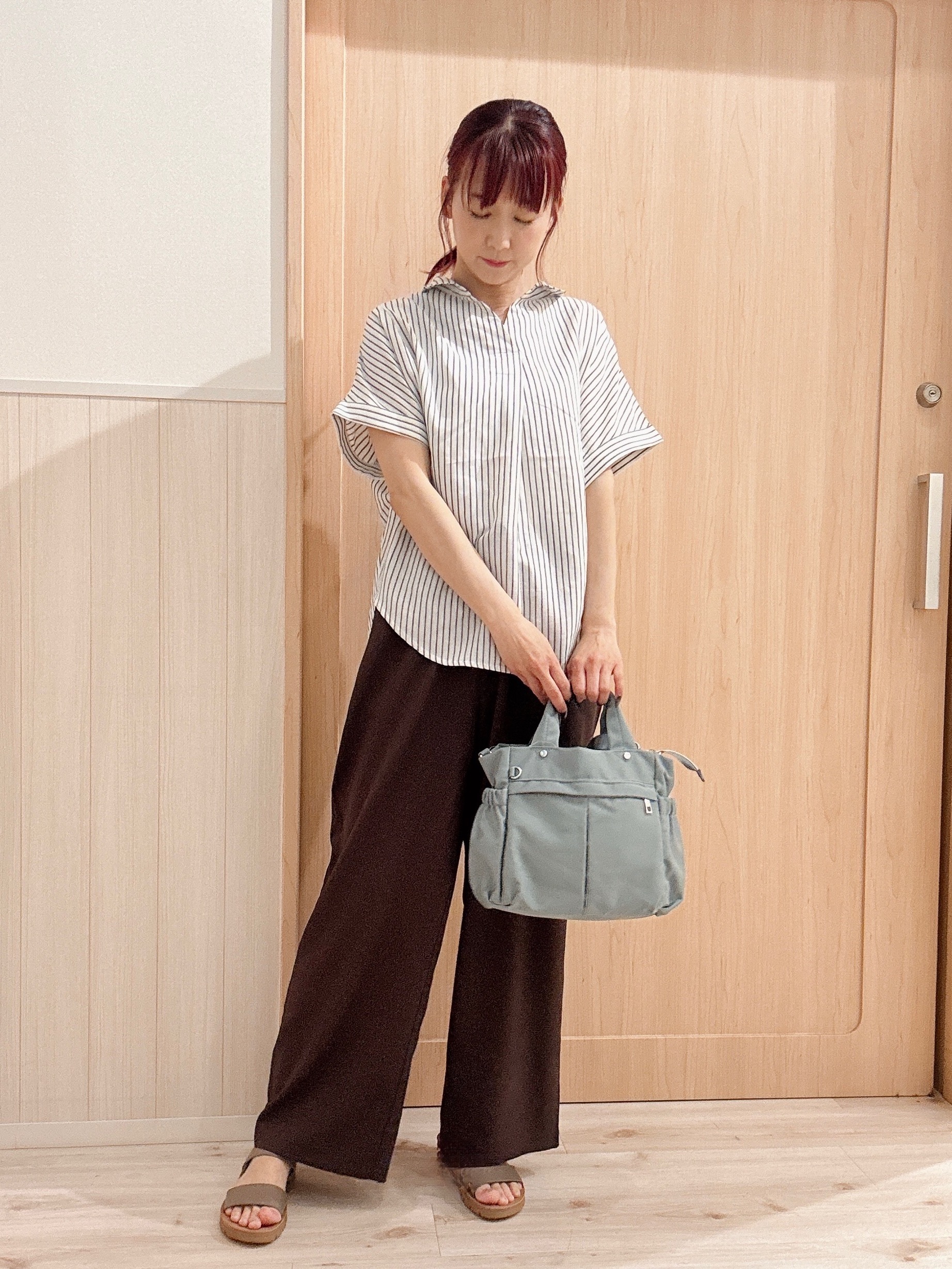 モカさんの「SHOO･LA･RUE｜【洗濯機可/ひんやり/UV】さらっとしたタッチが心地よい ミドルカーディガン」を使ったコーディネート