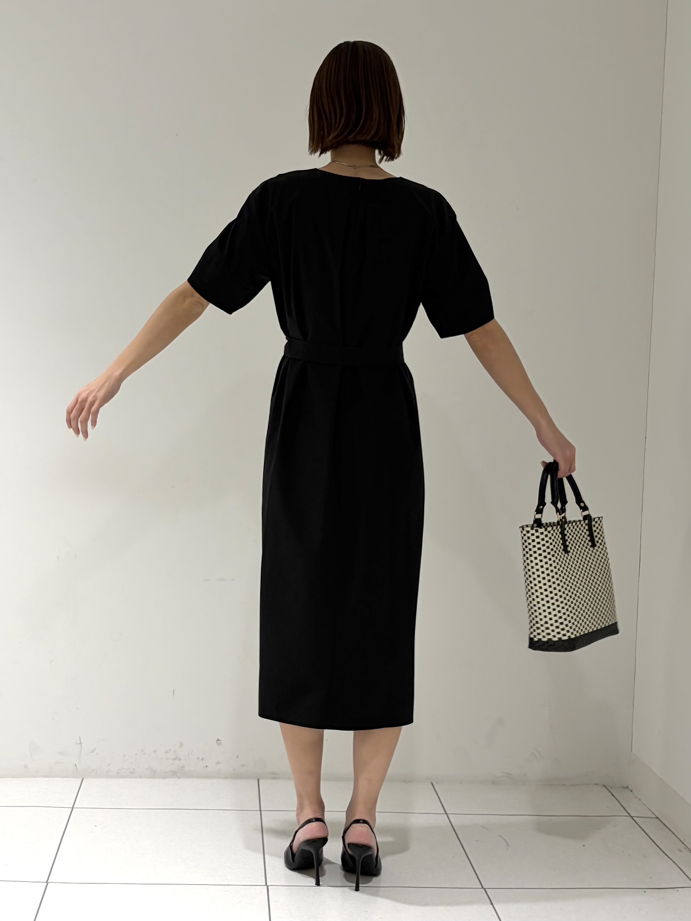 shioriさんの「INDIVI｜【撥水／UVケア／SETUP可能】軽量ベルト付きAラインワンピース」を使ったコーディネート