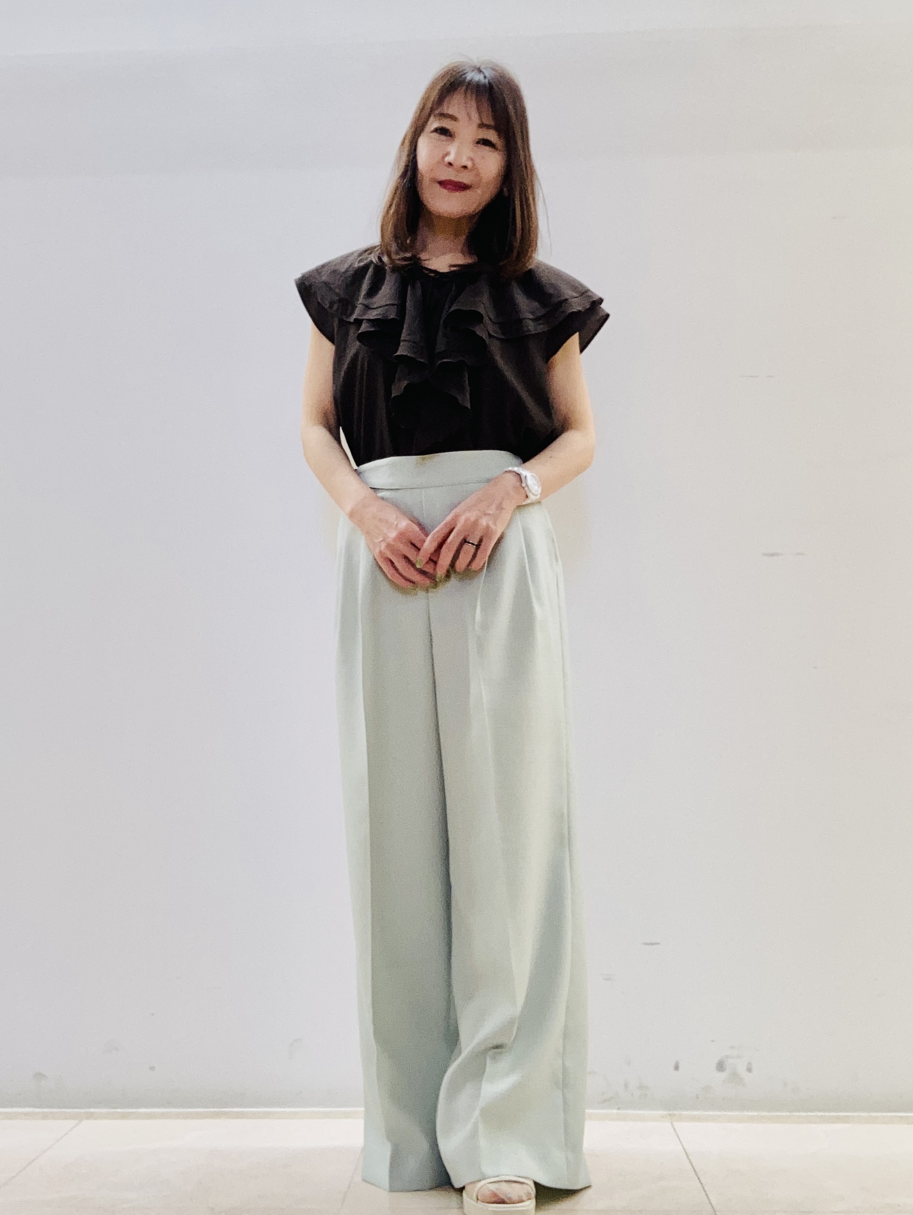 kurodaさんの「Reflect｜【通気性あり／涼しい／マシンウォッシャブル】フリルブラウス」を使ったコーディネート
