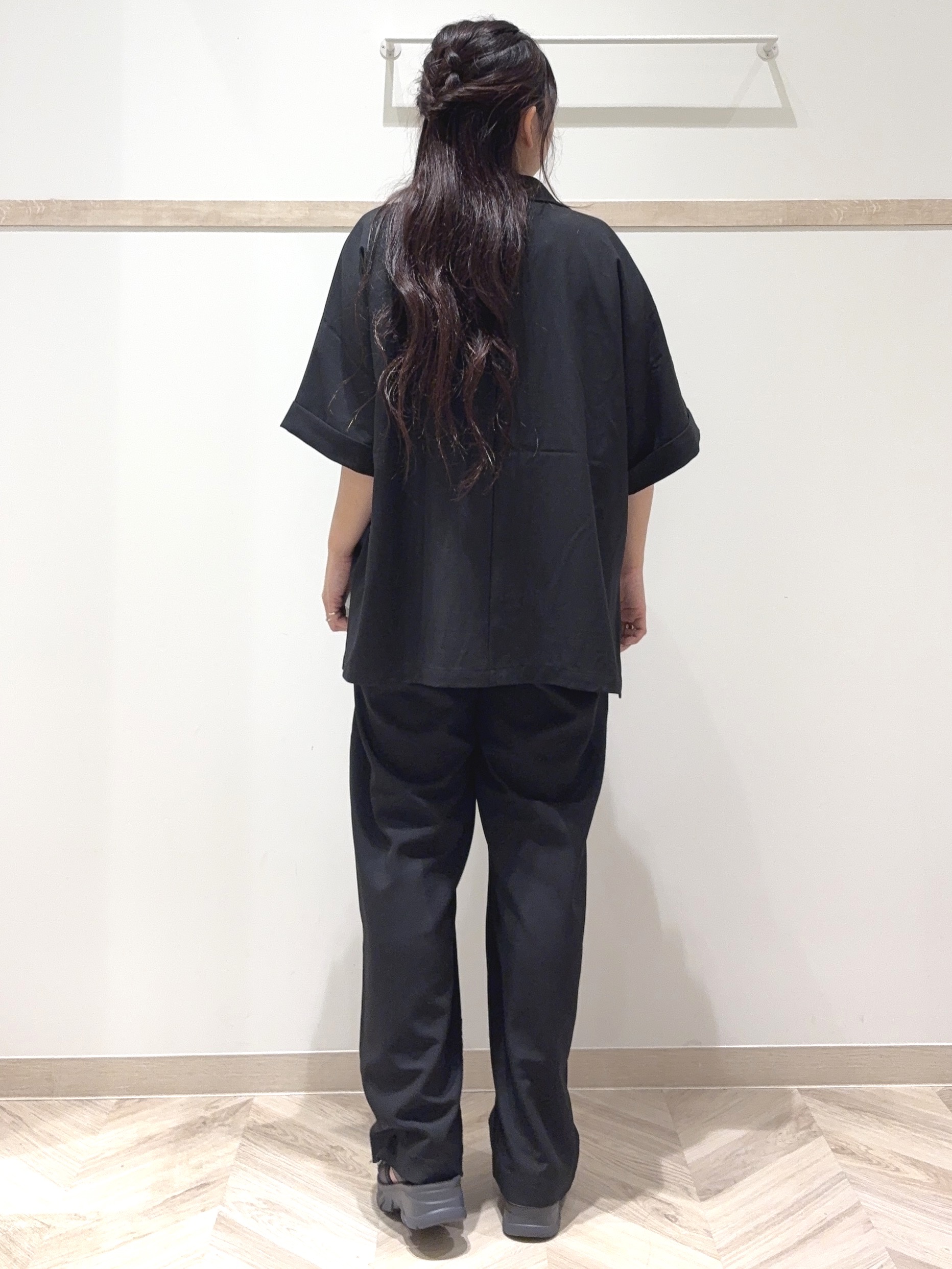 nanaさんの「SHOO･LA･RUE｜【セットアップ可/洗濯後しわになりにくい/S-LL】半袖とろみテーラードジャケット」を使ったコーディネート