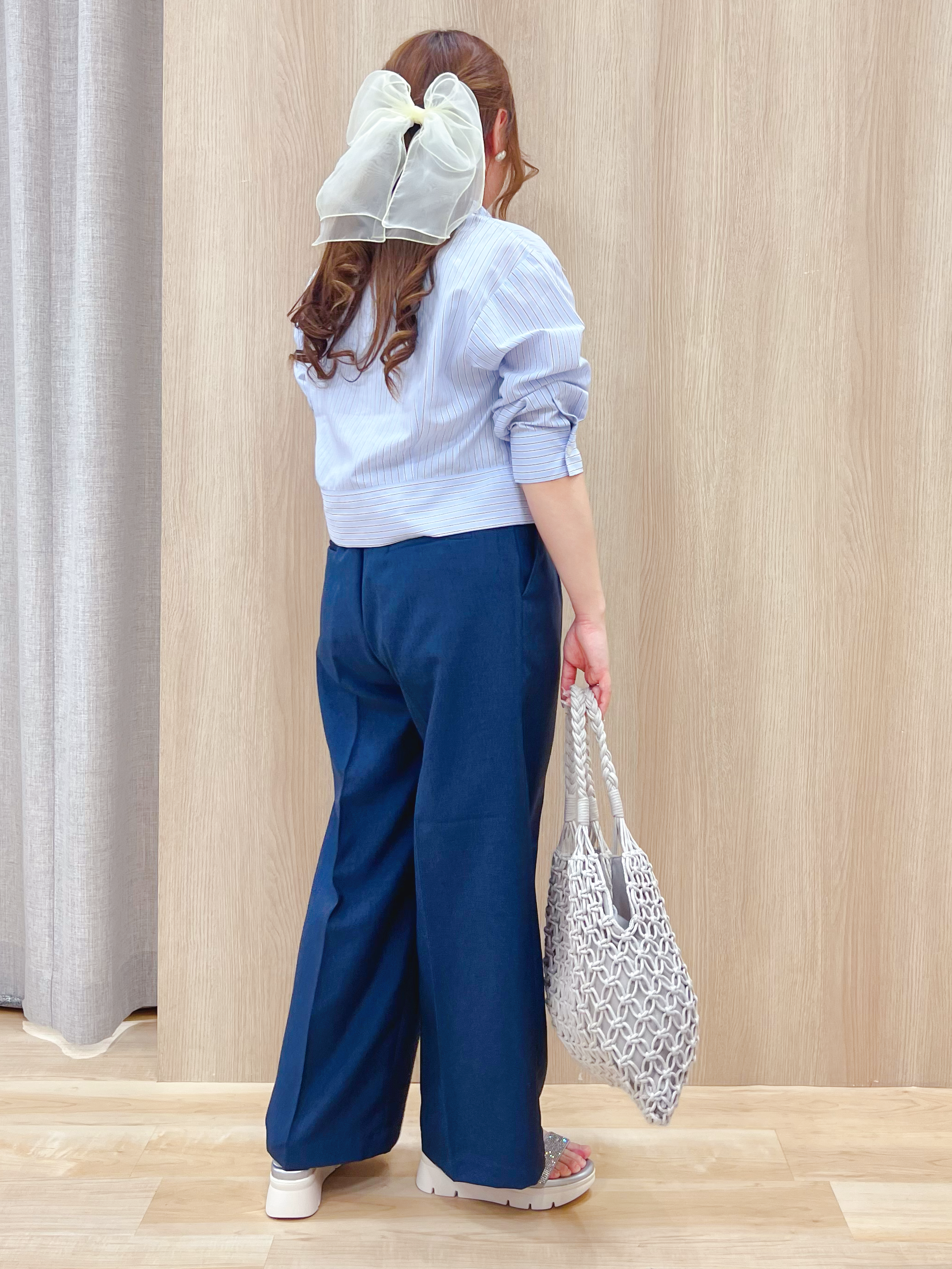 みことさんの「grove｜【貴島明日香さん着用／イージーケア／接触冷感】麻混クロップドシャツ」を使ったコーディネート