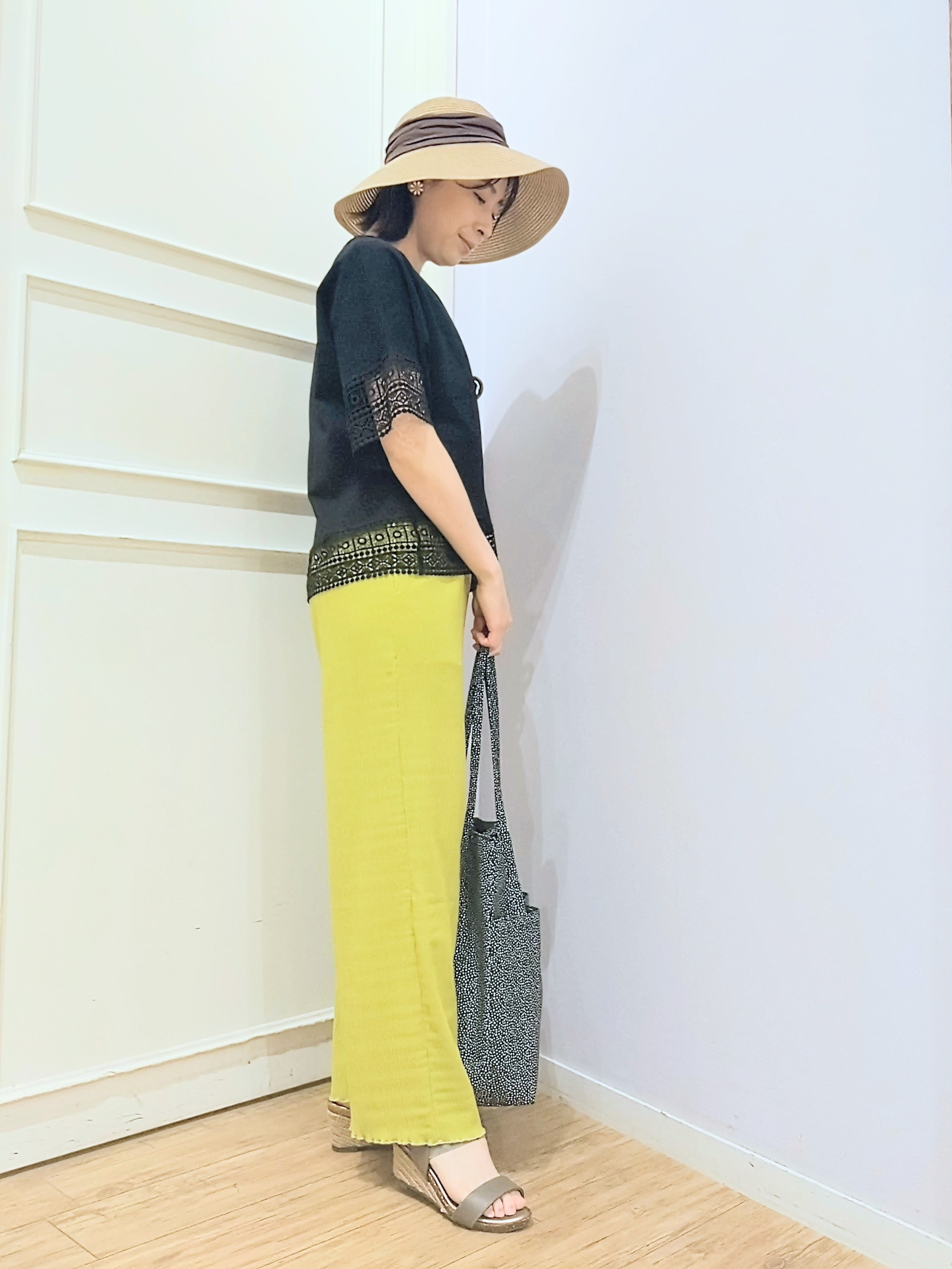 miomioさんの「SHOO･LA･RUE｜【洗濯機可/ひんやり/体型カバー/S-LL】レース使いがポイント デザインTシャツ」を使ったコーディネート