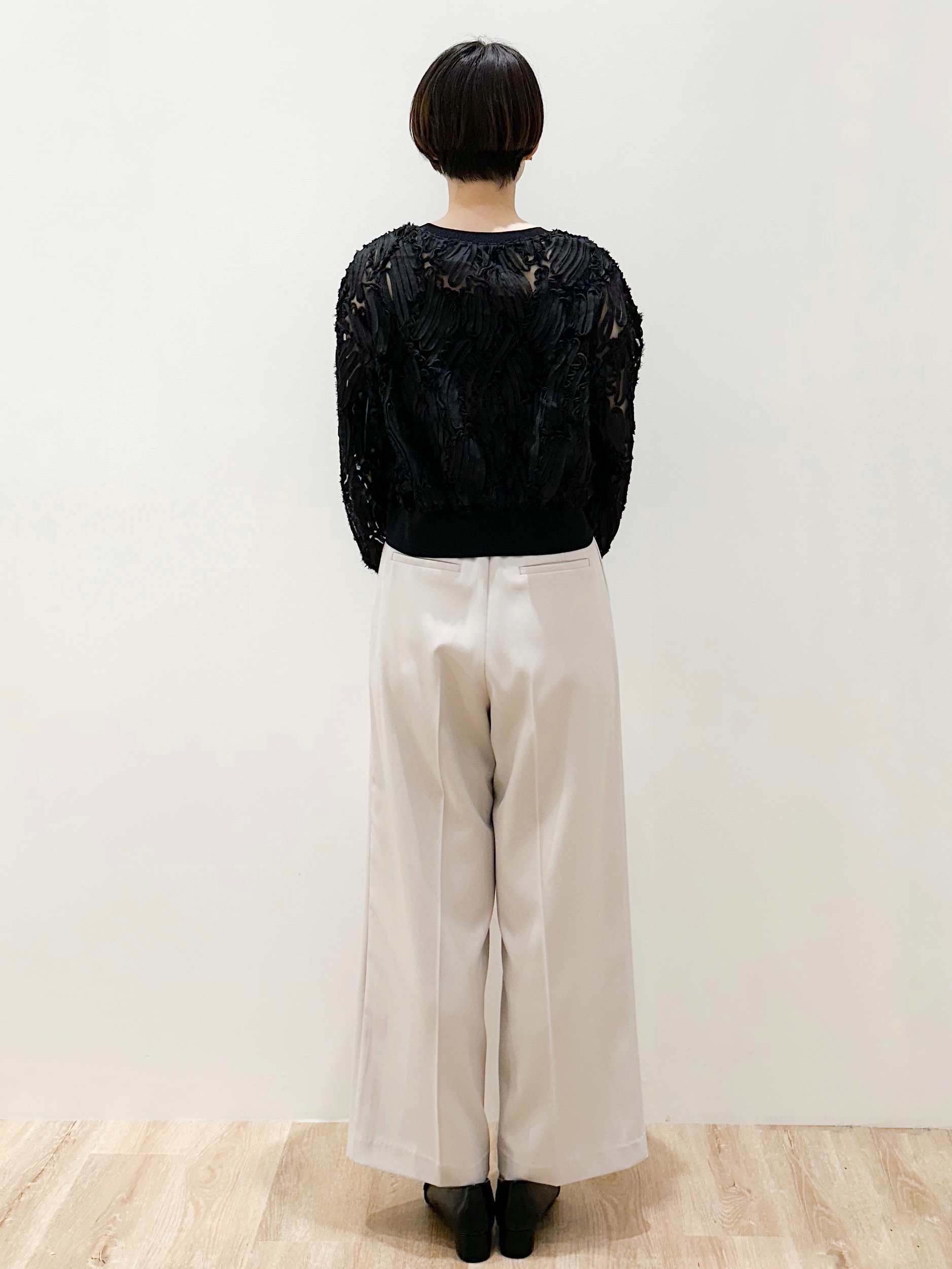 yurieさんの「OPAQUE.CLIP｜シアー幾何刺繍カーディガン【洗濯機OK】」を使ったコーディネート
