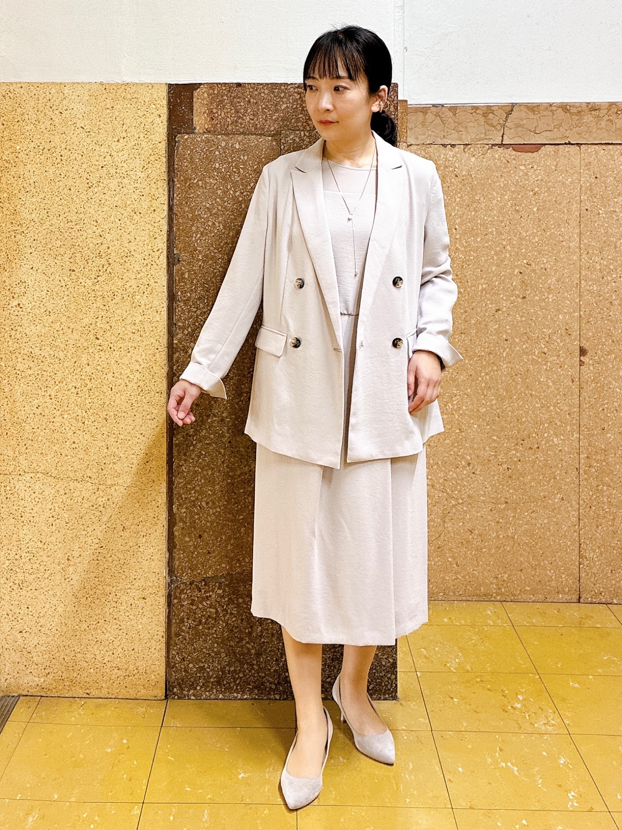 hattoriさんの「INDIVI｜【洗える／多機能／SETUP可】着る日傘ダブルジャケット」を使ったコーディネート
