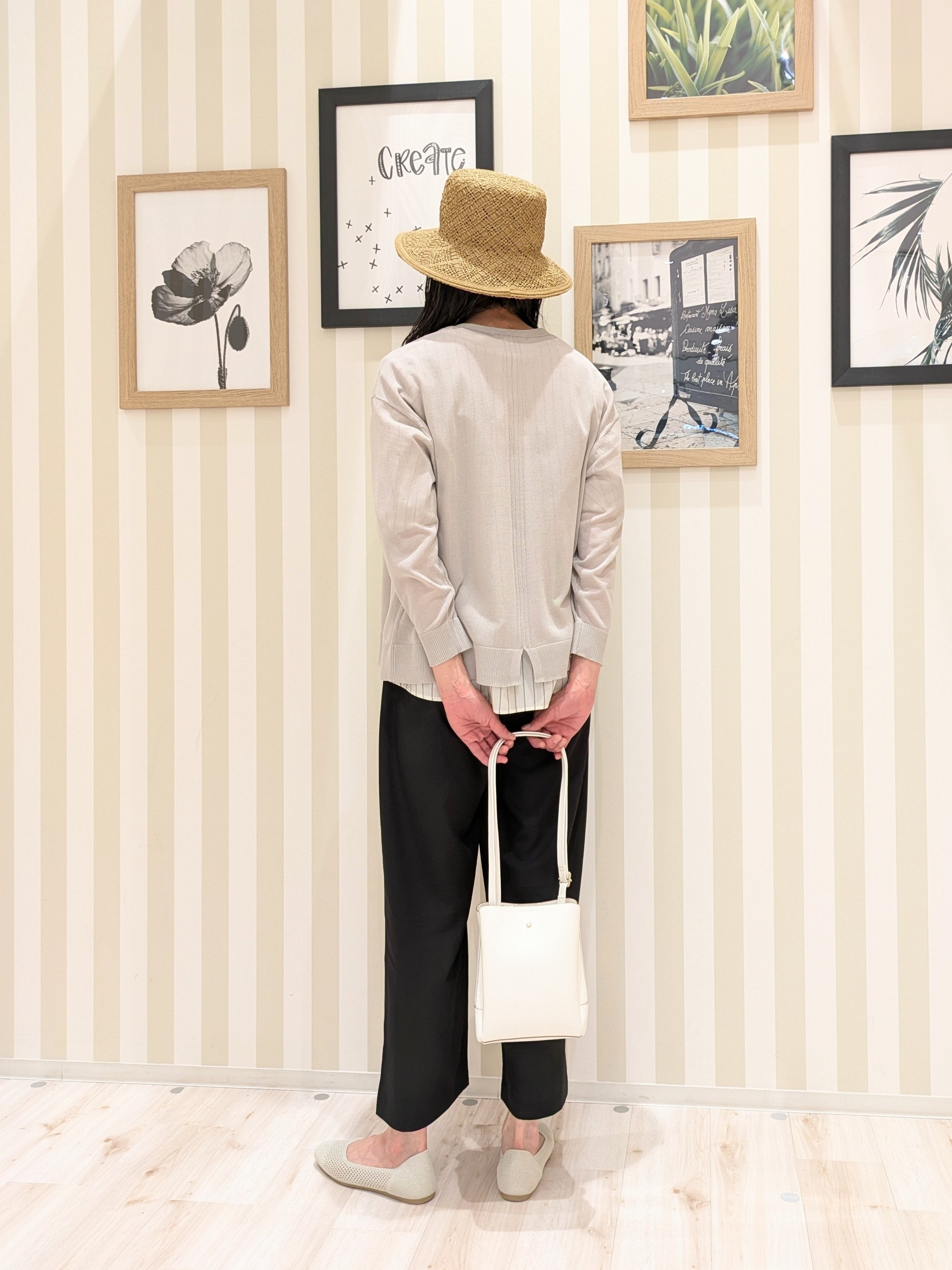 Mikiさんの「SHOO･LA･RUE｜【ひんやり/洗濯機可/S-LL】オンにもオフにも マルチに使えるボタンレスカーディガン」を使ったコーディネート