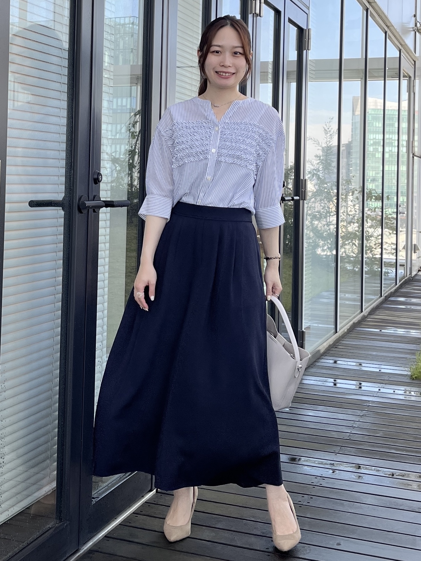 Saekoさんの「UNTITLED｜【接触冷感/通気性/洗える】フロントフリルブラウス」を使ったコーディネート