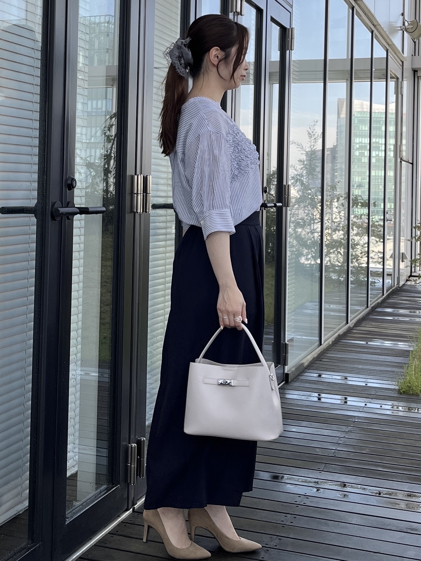 Saekoさんの「UNTITLED｜【接触冷感/通気性/洗える】フロントフリルブラウス」を使ったコーディネート