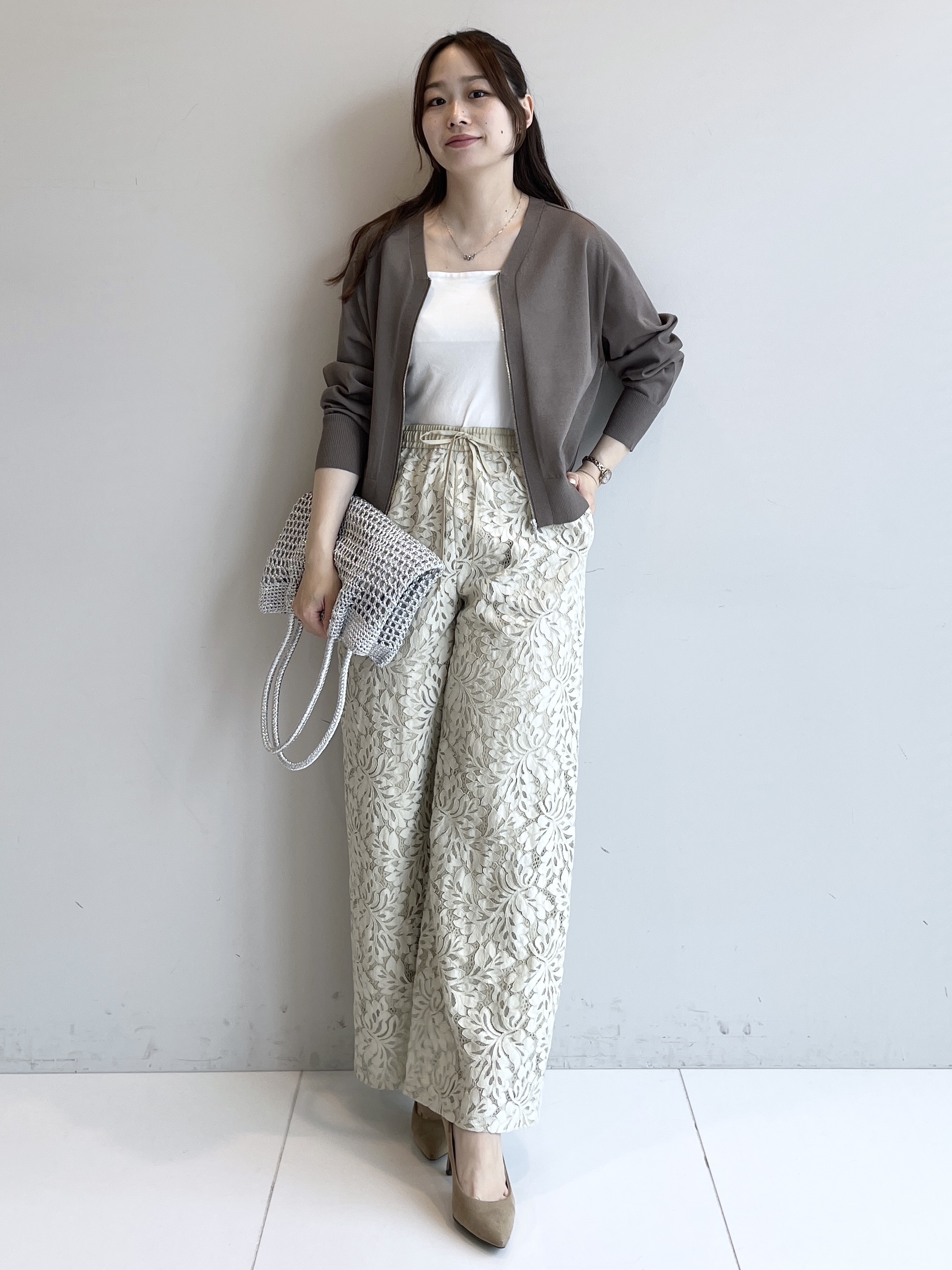 Saekoさんの「UNTITLED｜【アンサンブル可/日除け・冷房対策】シアーレーヨンZIPカーディガン」を使ったコーディネート
