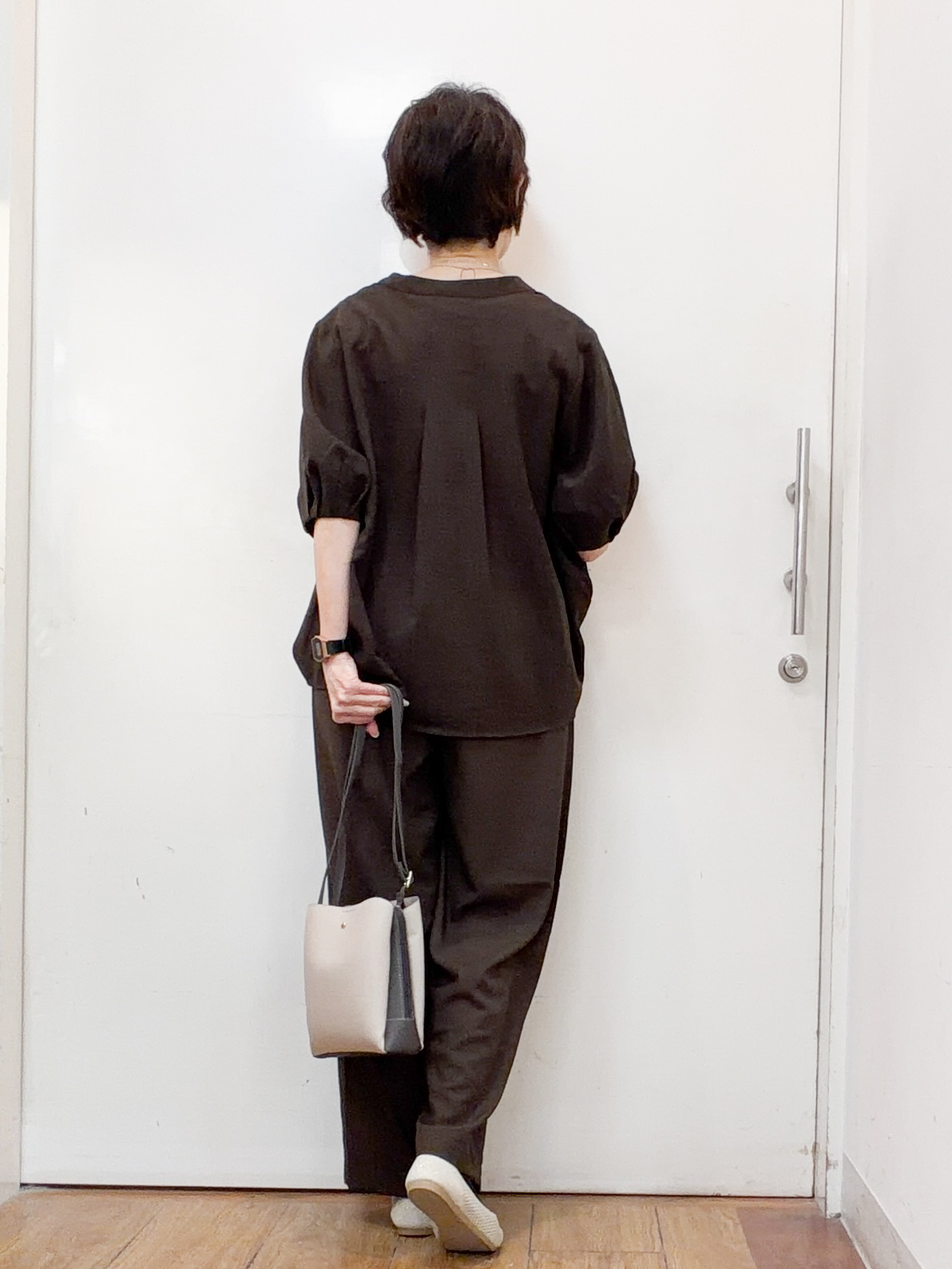 みぃさんの「SHOO･LA･RUE｜【高レビュー/洗濯後しわになりにくい/インせず着られる】自然に体型カバー 麻調ペプラムブラウス」を使ったコーディネート