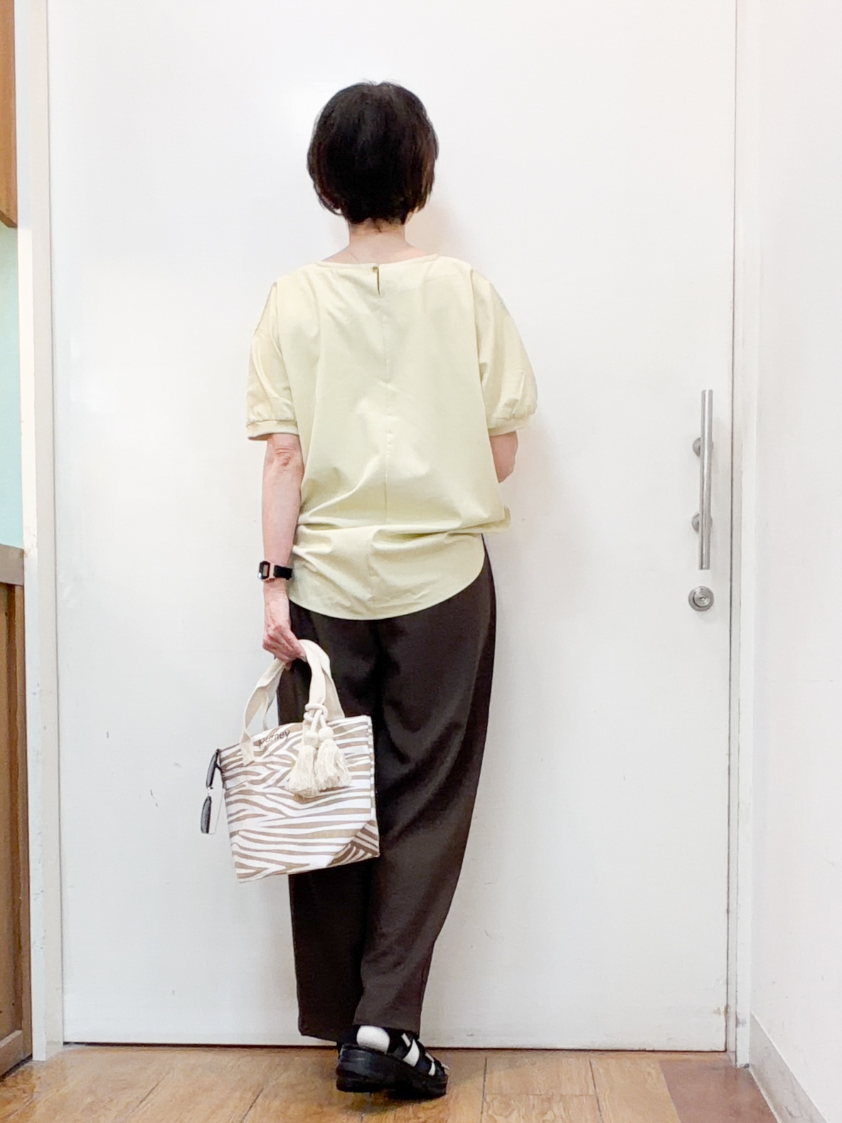 みぃさんの「SHOO･LA･RUE｜【ひんやり/洗濯後しわになりにくい】インせず着られる さらっとタッチのドルマンブラウス」を使ったコーディネート
