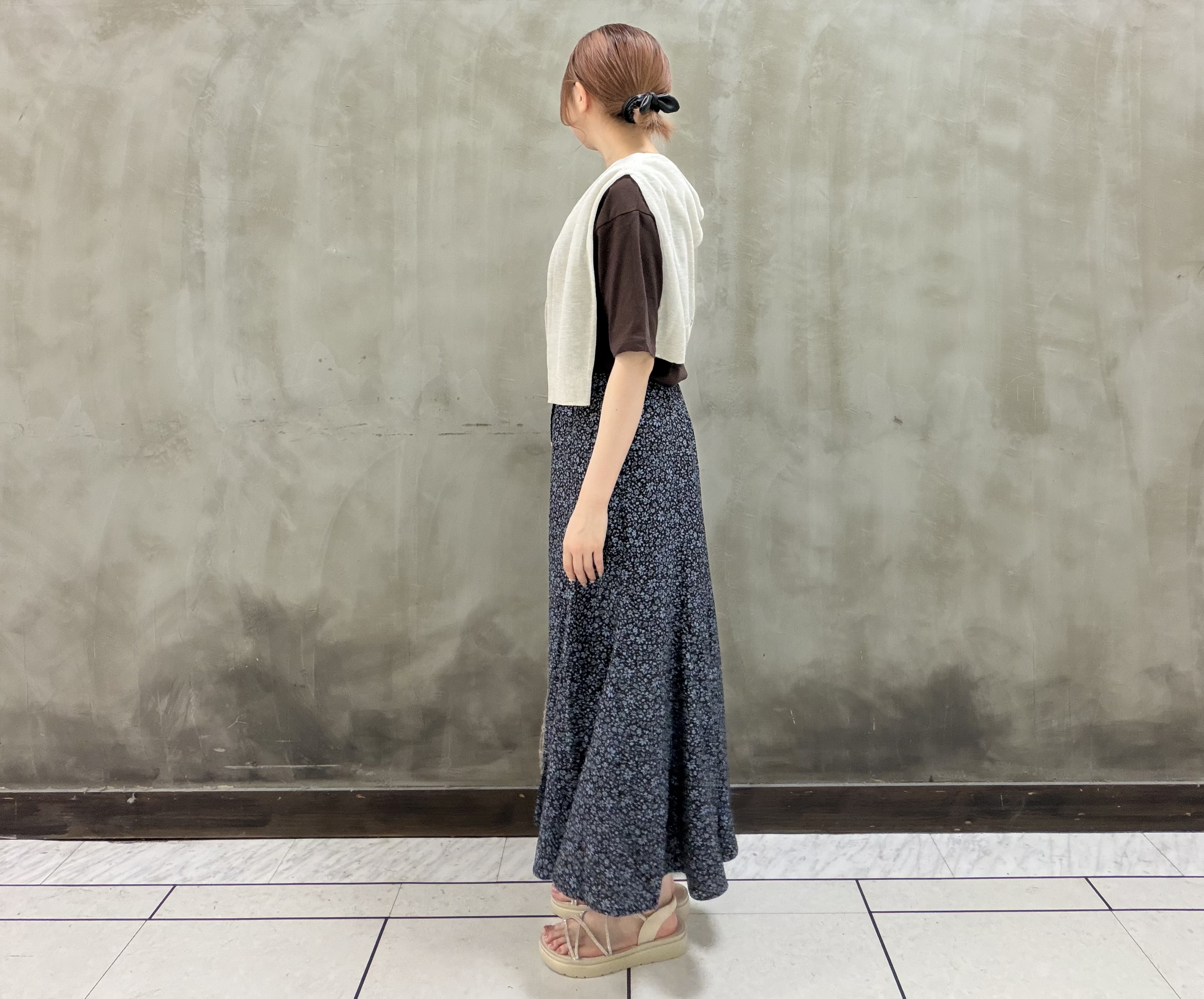 maiさんの「grove｜高評価！【洗える/名品】大人の透け感、シアーカーディガン」を使ったコーディネート