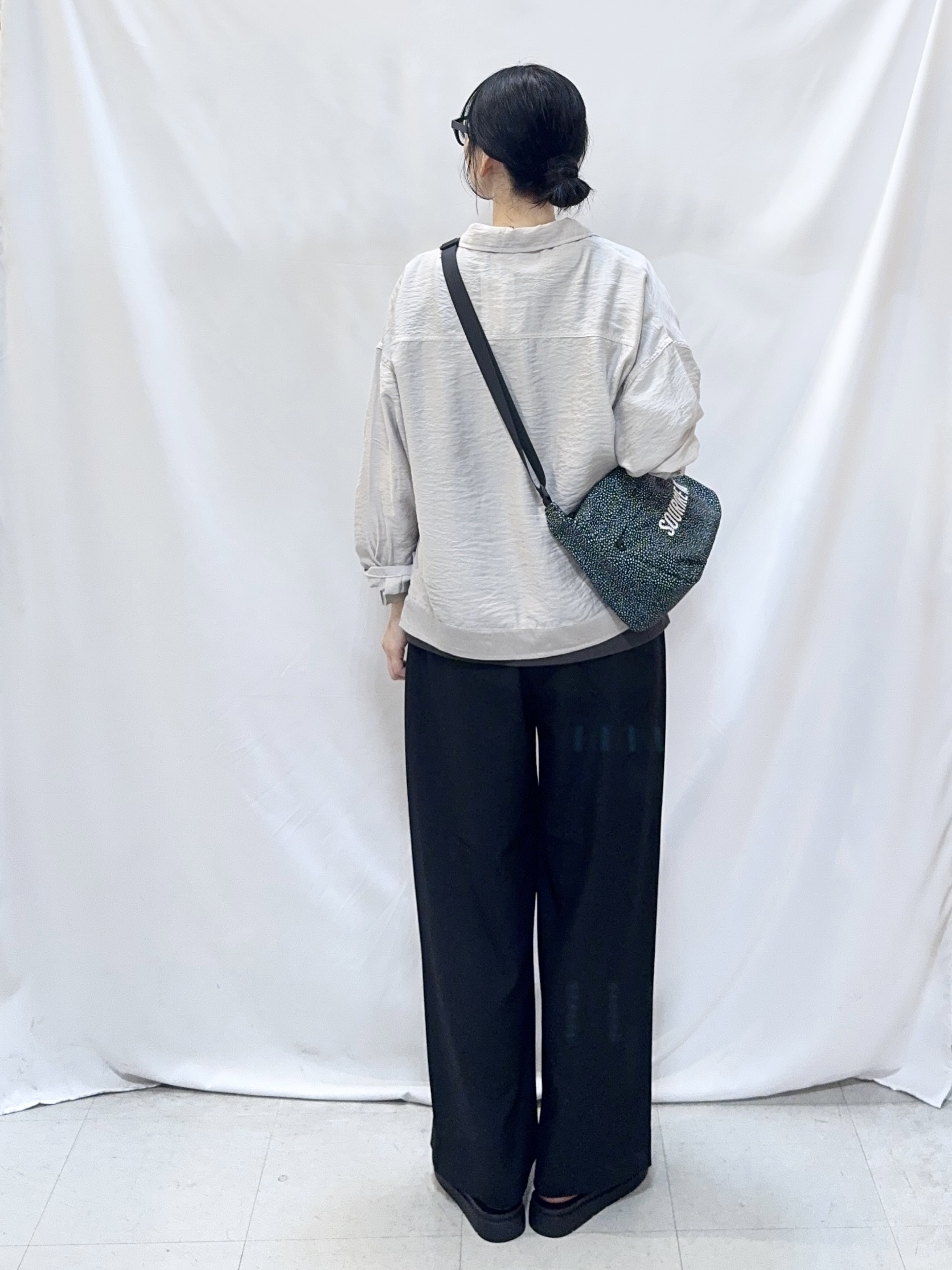 𝐇𝐢𝐫𝐨𝐦𝐢さんの「SHOO･LA･RUE｜【洗濯機可/S-LL】Gジャン風シアーシャツジャケット」を使ったコーディネート