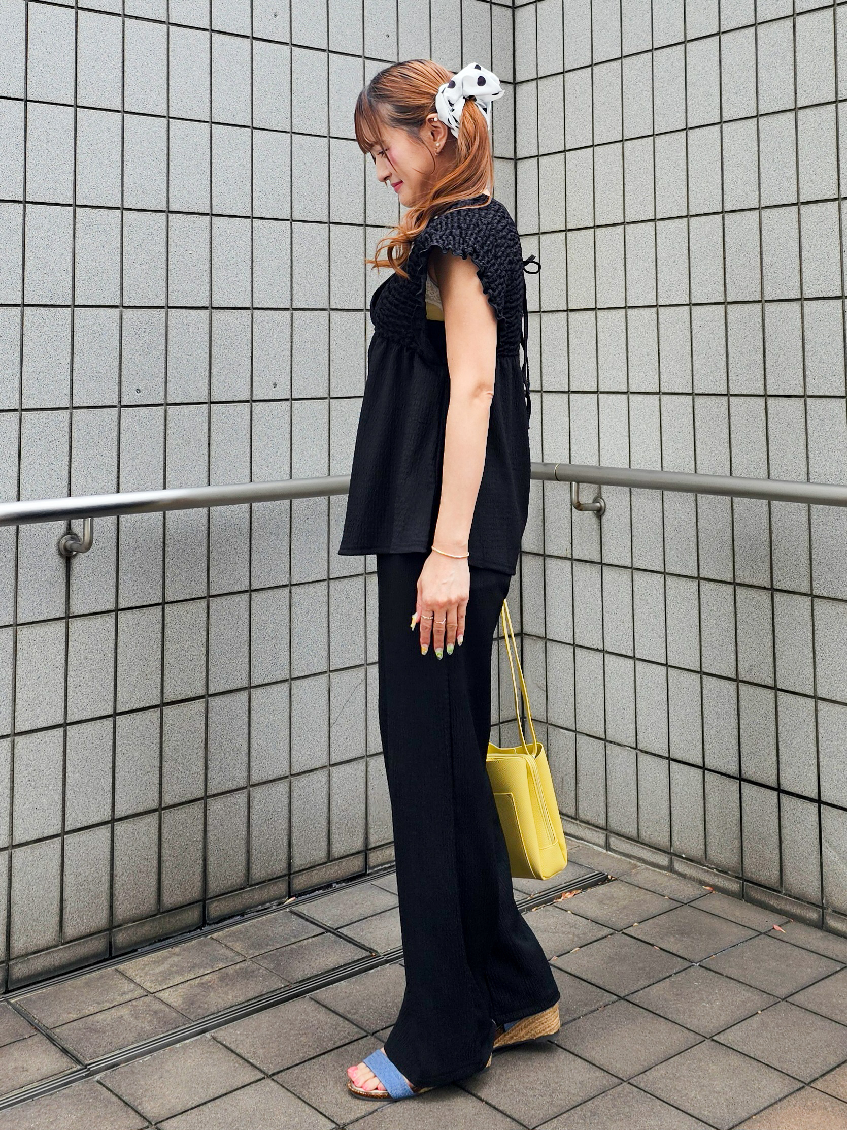 ゆゆさんの「SHOO･LA･RUE｜【2点セット/S-LL/洗濯機可】お袖シャーリングブラウス+ワイドパンツ」を使ったコーディネート