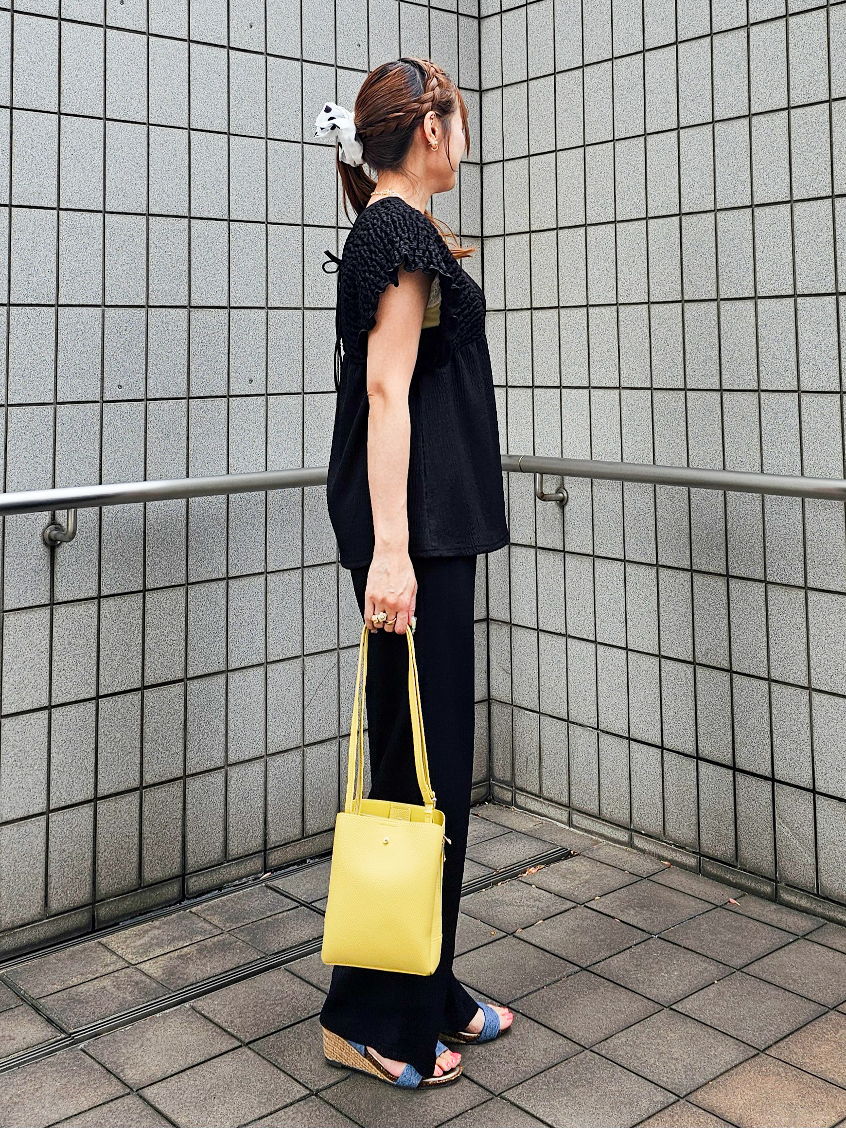 ゆゆさんの「SHOO･LA･RUE｜【2点セット/S-LL/洗濯機可】お袖シャーリングブラウス+ワイドパンツ」を使ったコーディネート