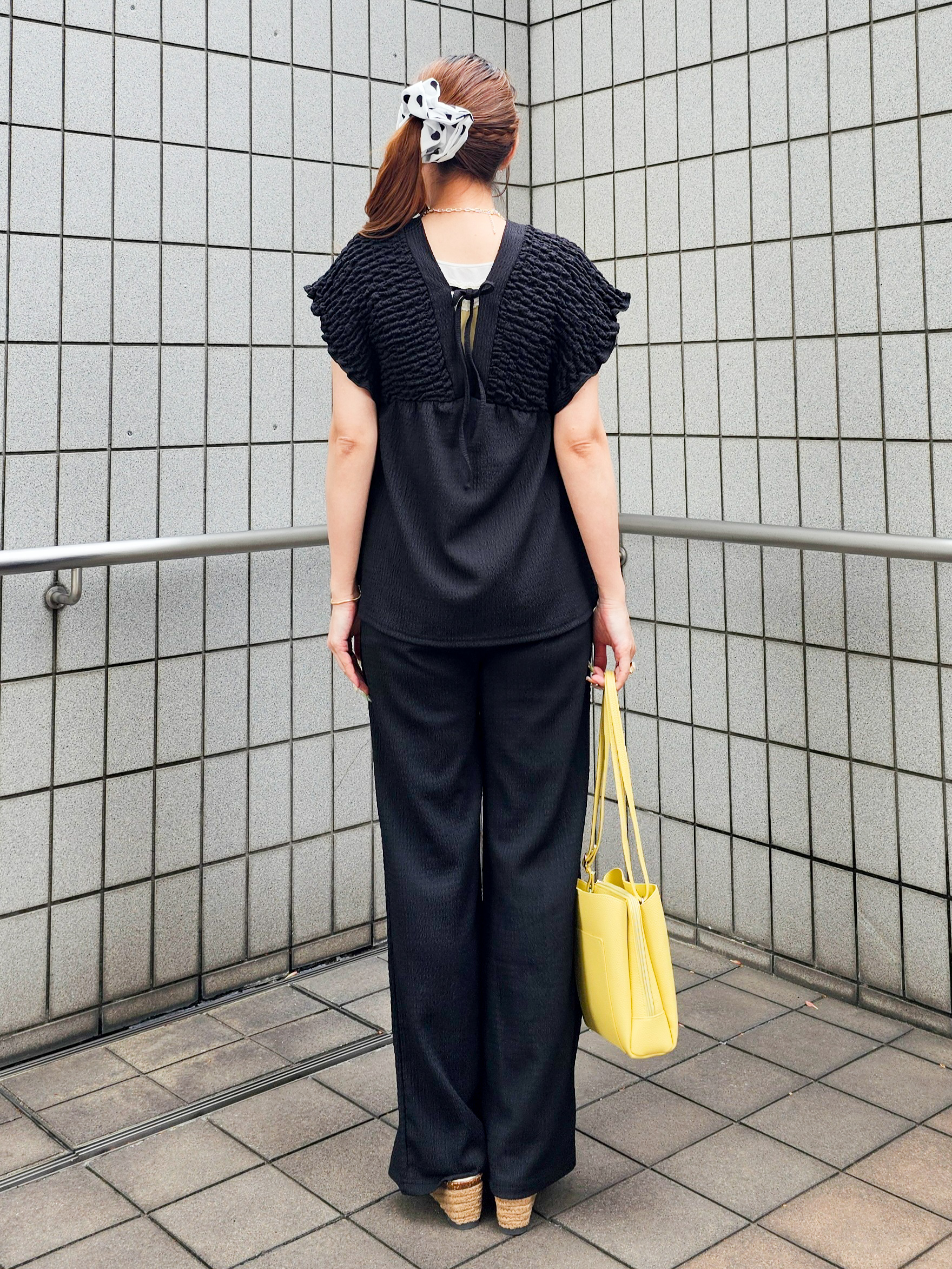 ゆゆさんの「SHOO･LA･RUE｜【2点セット/S-LL/洗濯機可】お袖シャーリングブラウス+ワイドパンツ」を使ったコーディネート