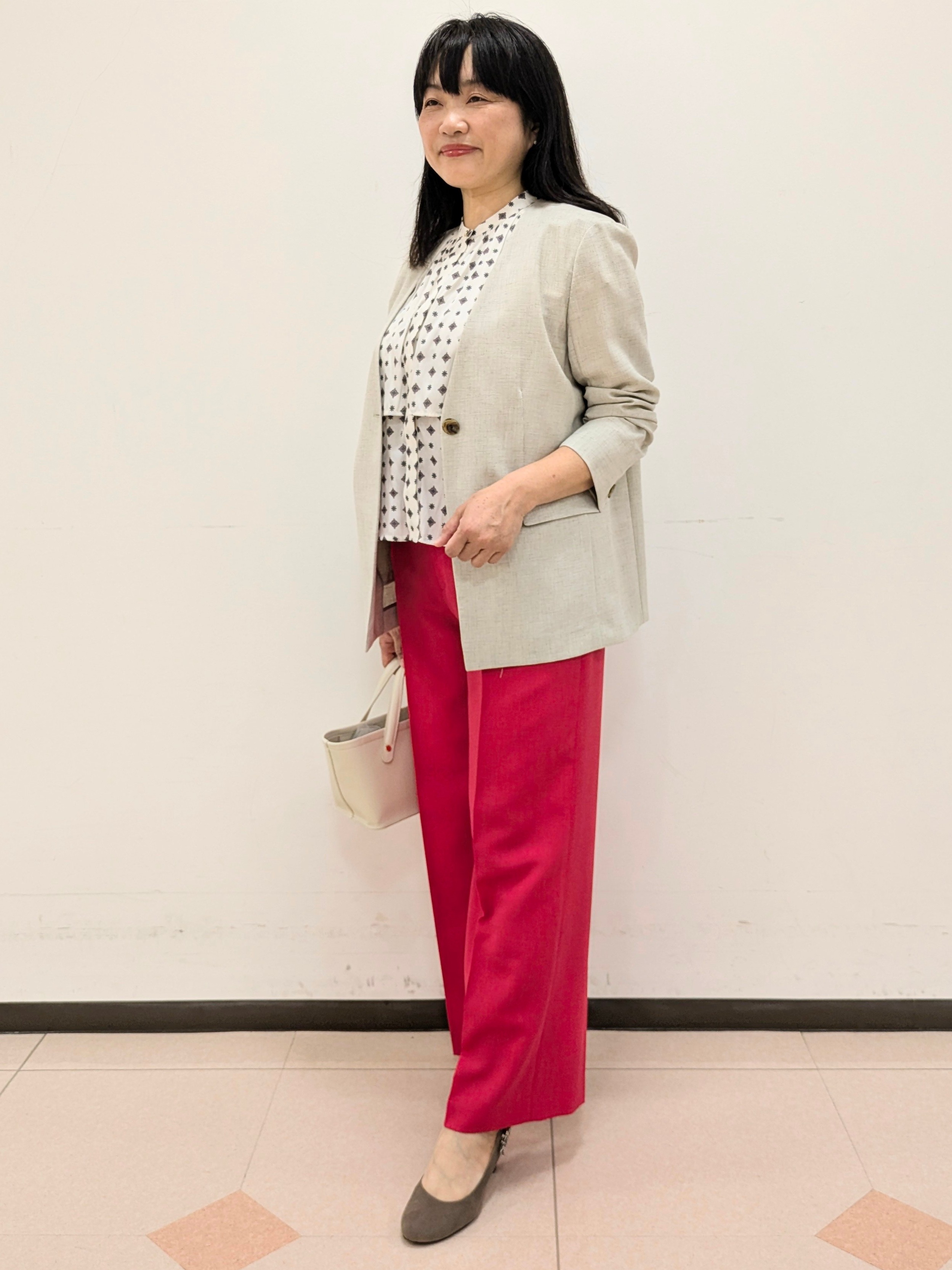 ともさんの「UNTITLED｜【さらりと快適/セットアップ可/UV/接触冷感】スラブカラーレスジャケット」を使ったコーディネート