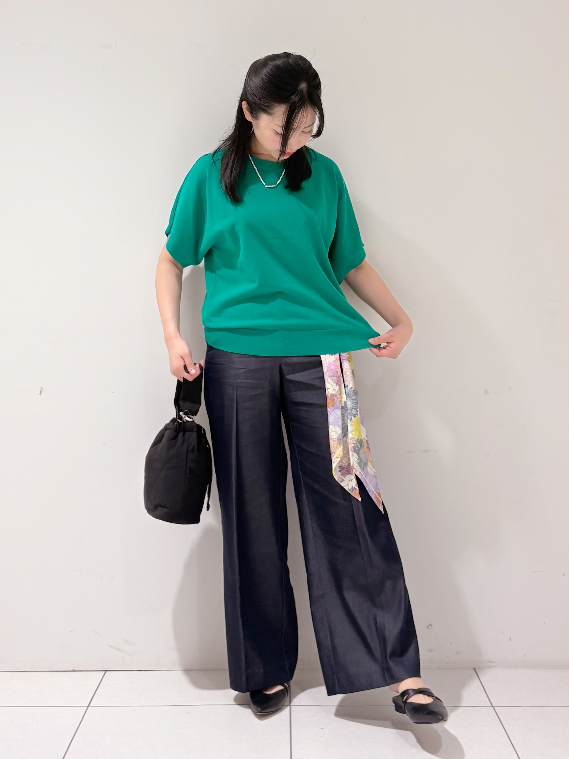 momokoさんの「INDIVI｜【洗える／コットン】ドライタッチさらりニットT」を使ったコーディネート