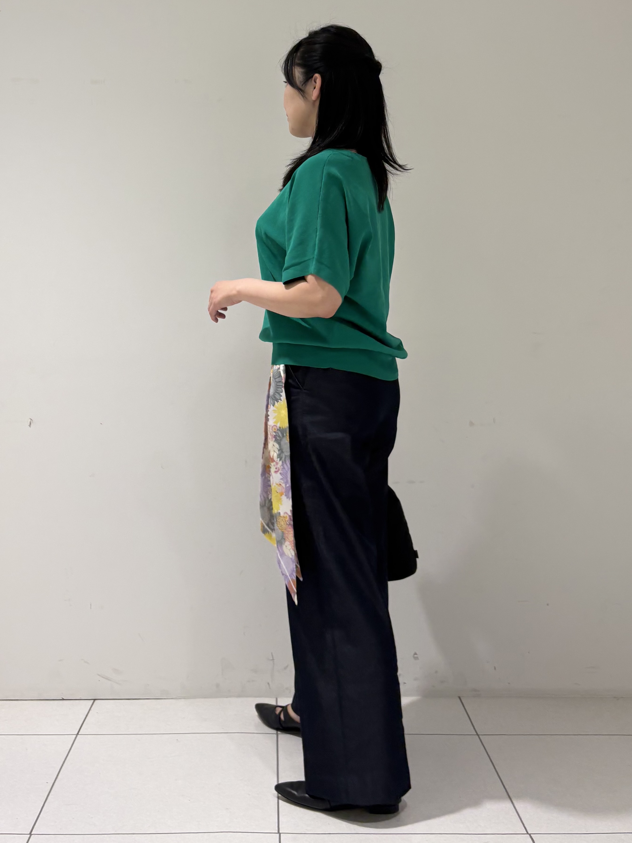 momokoさんの「INDIVI｜【洗える／コットン】ドライタッチさらりニットT」を使ったコーディネート