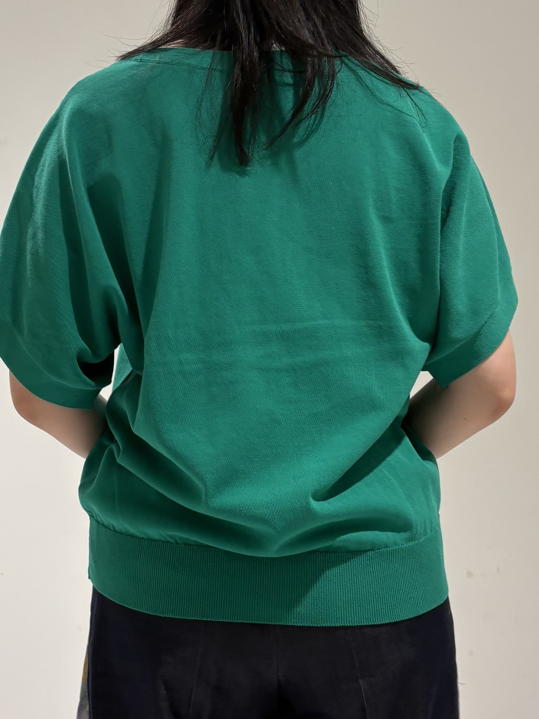 momokoさんの「INDIVI｜【洗える／コットン】ドライタッチさらりニットT」を使ったコーディネート