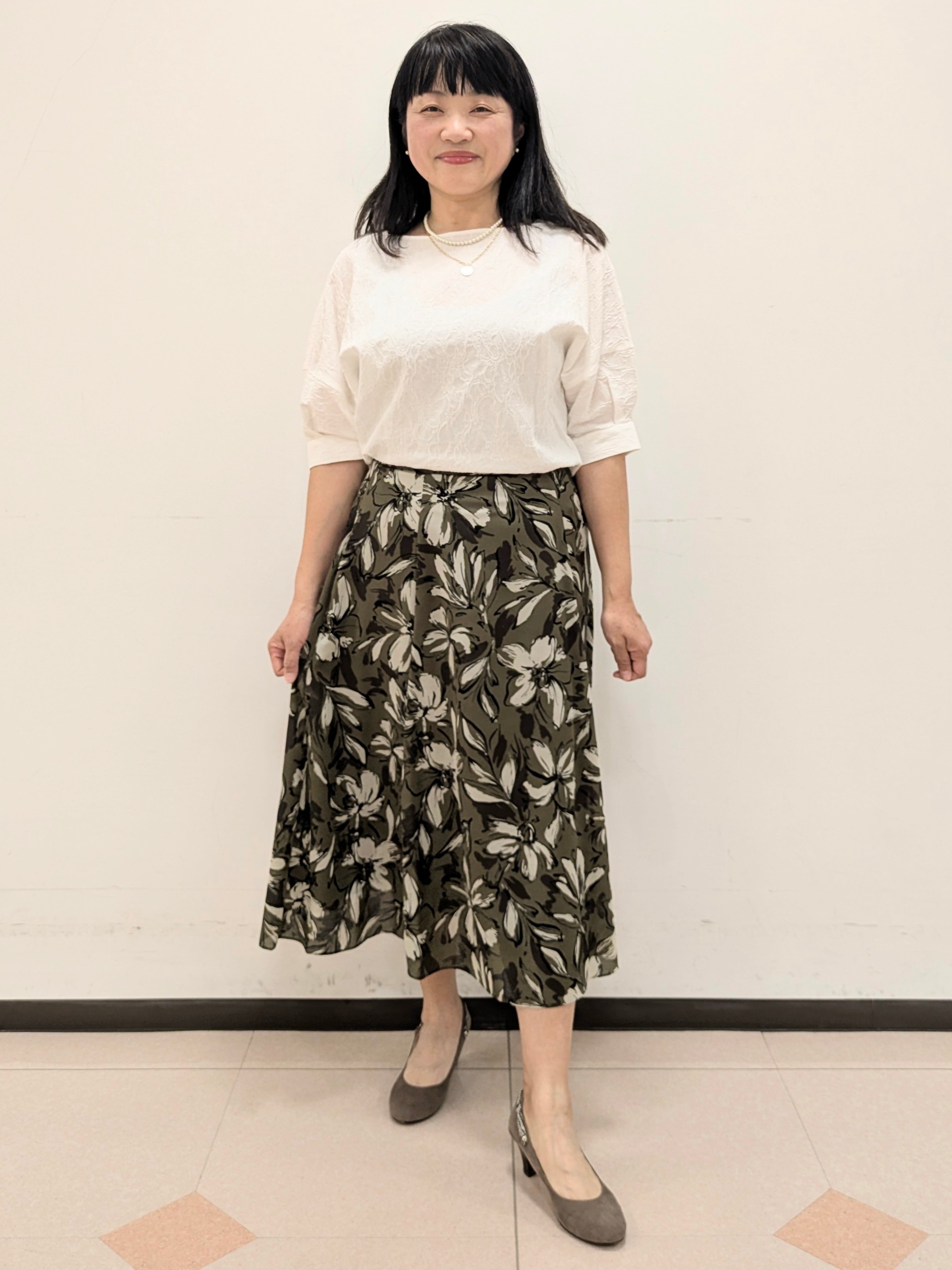 ともさんの「UNTITLED｜【洗える/ショート丈】ジャカードボートネックブラウス」を使ったコーディネート