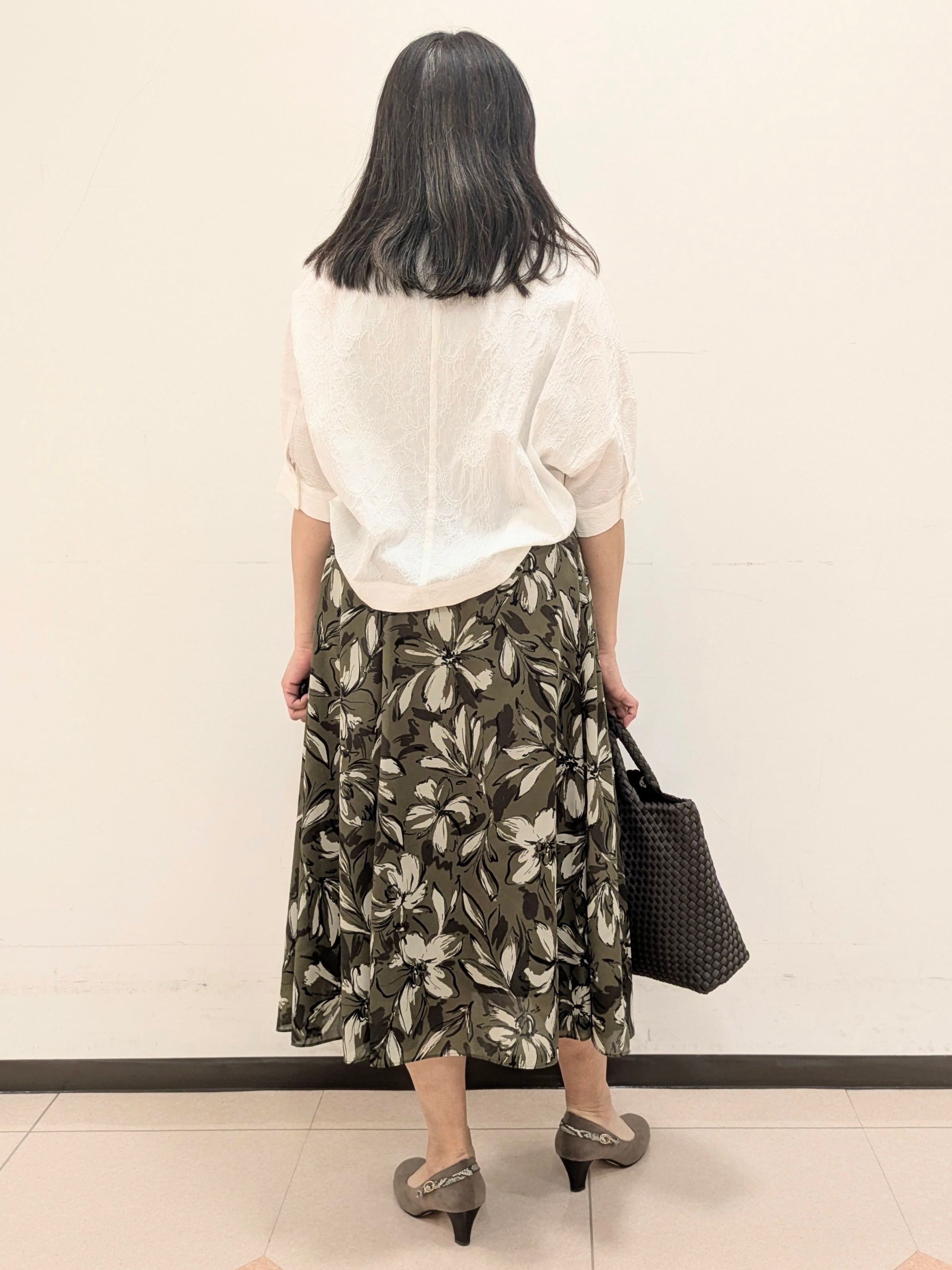 ともさんの「UNTITLED｜【洗える/ショート丈】ジャカードボートネックブラウス」を使ったコーディネート