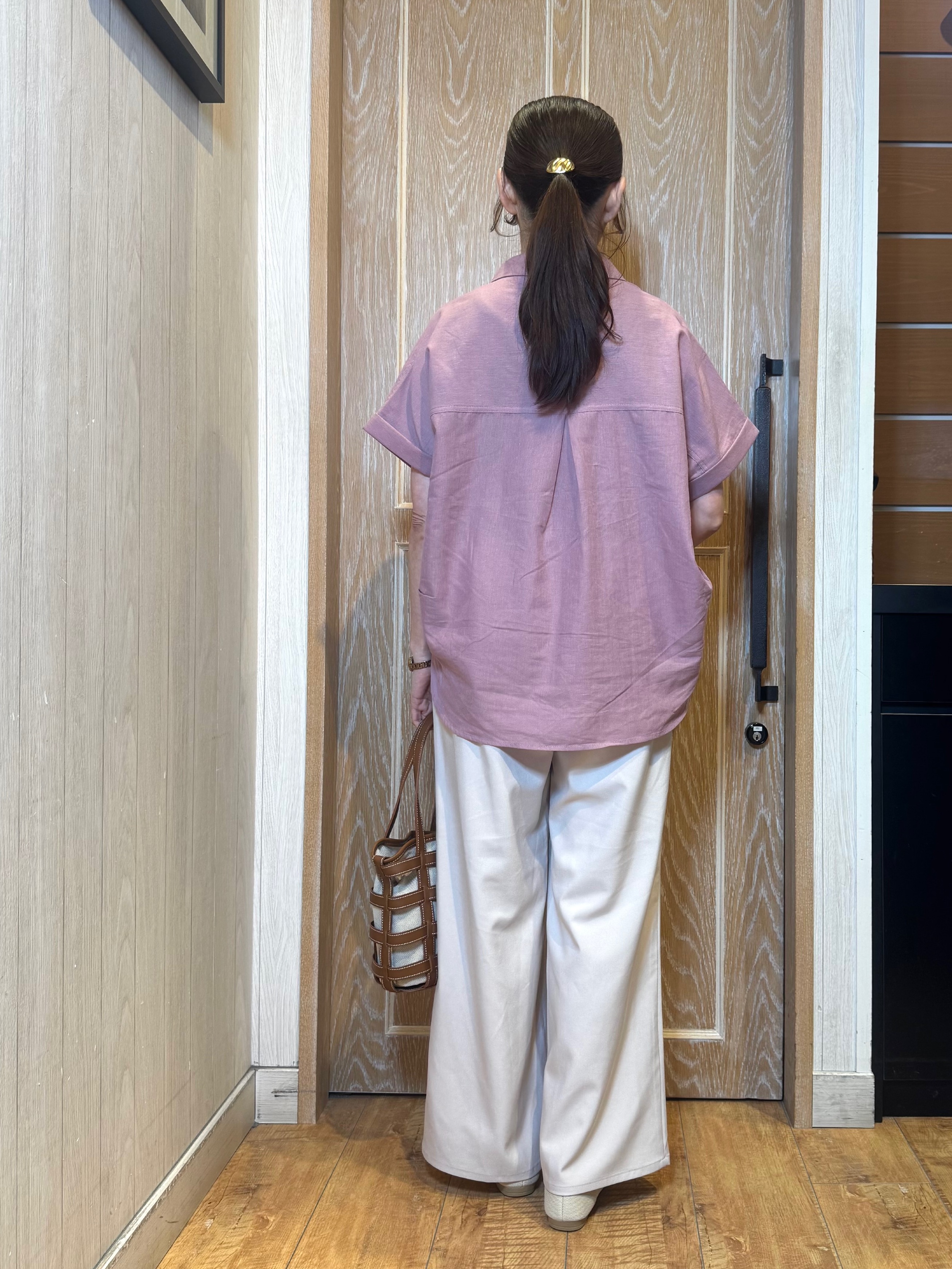 KAORIさんの「SHOO･LA･RUE｜【ひんやり/UV】インせず着られる フレンチリネンスキッパーシャツ」を使ったコーディネート