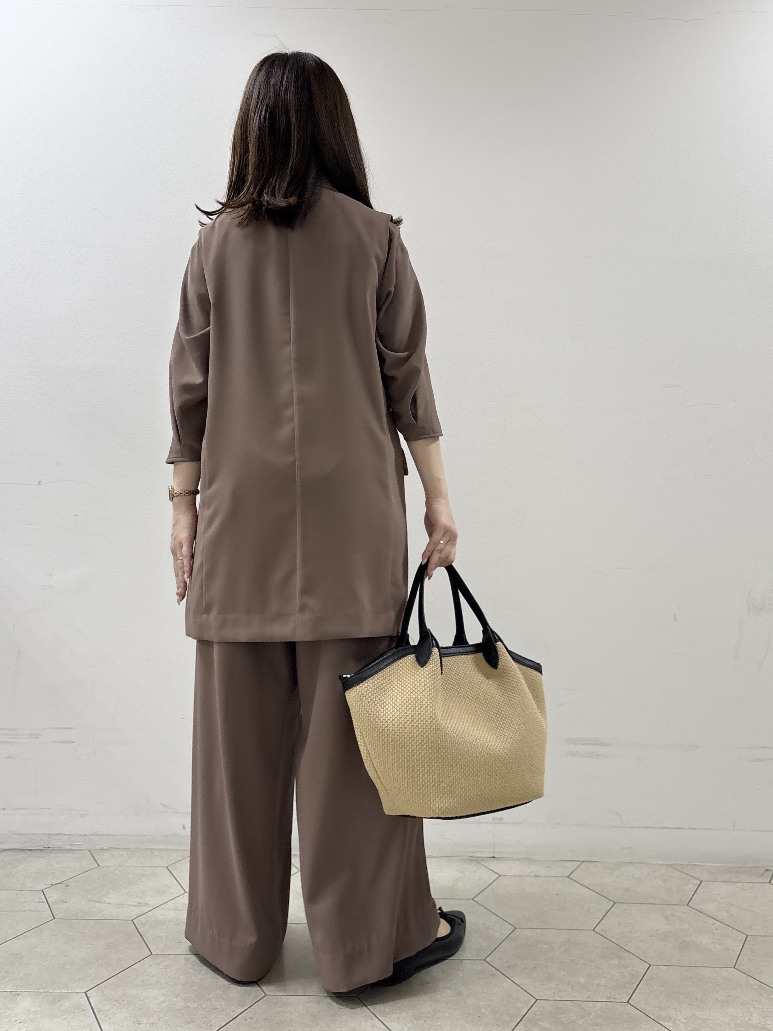 kahoさんの「INDIVI｜【さらに軽く軽快！／着る日傘】颯爽ジレジャケット」を使ったコーディネート