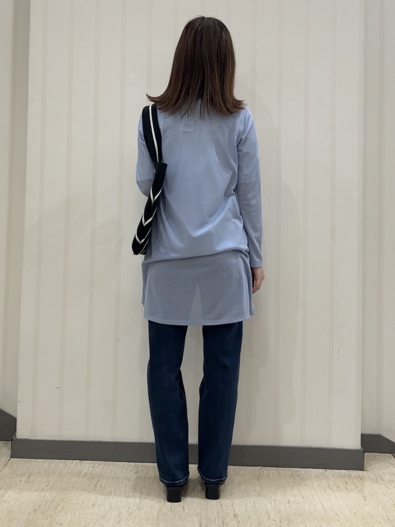 ちひさんの「INDIVI｜【洗える／アンサンブル可能】シアースストライプカーディガン」を使ったコーディネート