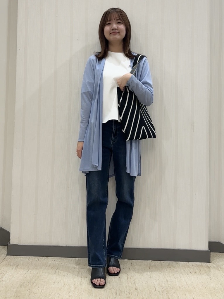 ちひさんの「INDIVI｜【洗える／アンサンブル可能】シアースストライプカーディガン」を使ったコーディネート