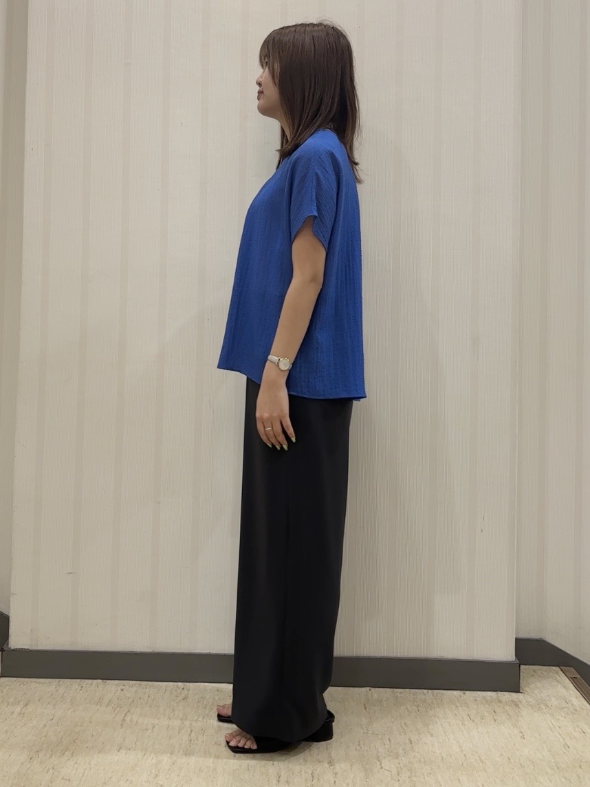ちひさんの「INDIVI｜【洗える】無地＆チェーン柄 ギャザートップス」を使ったコーディネート