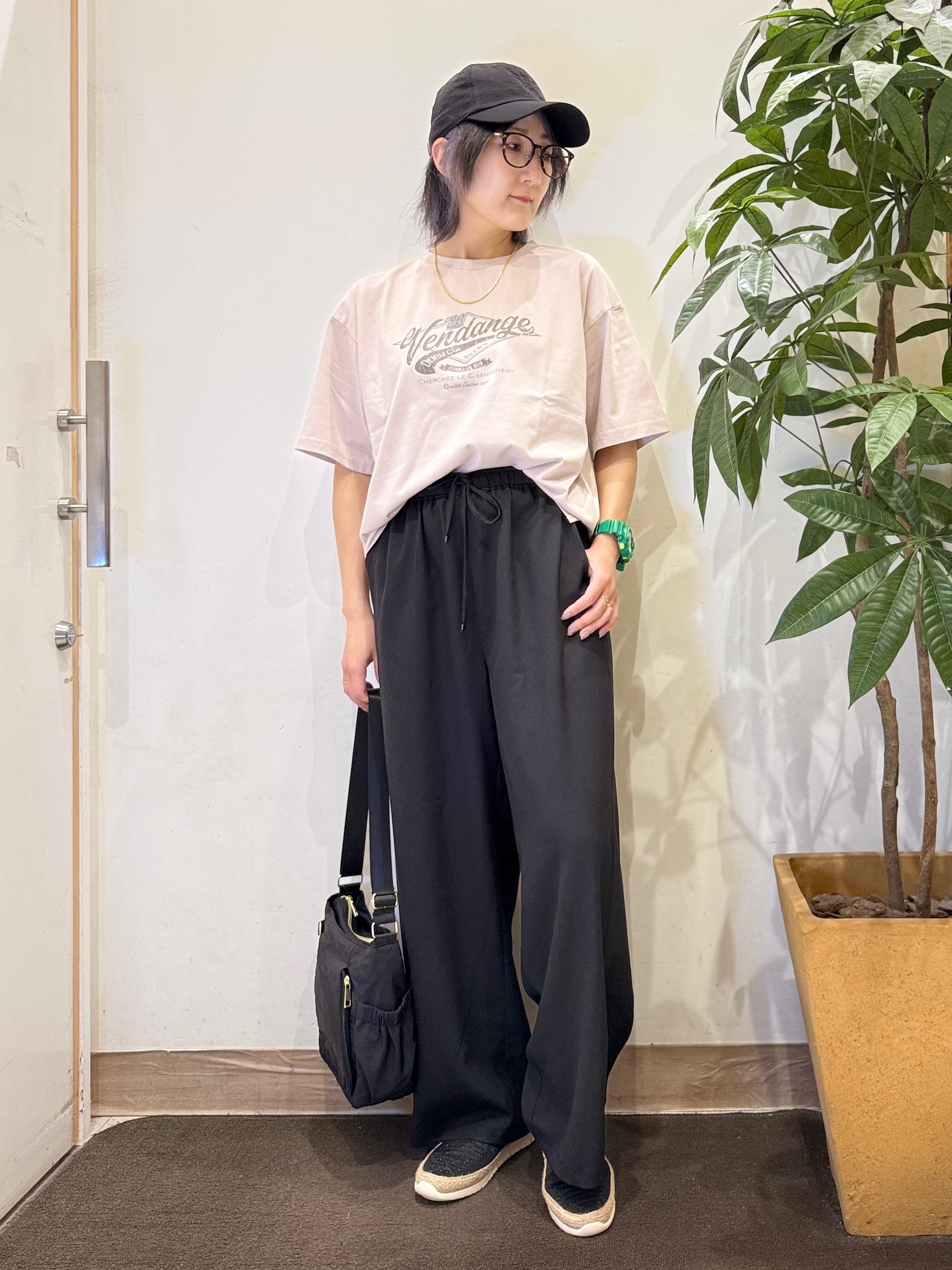misakiさんの「SHOO･LA･RUE｜【ひんやり/S-LL/洗濯機可】選べる3柄 ヴィンテージ風こなれアソートTシャツ」を使ったコーディネート