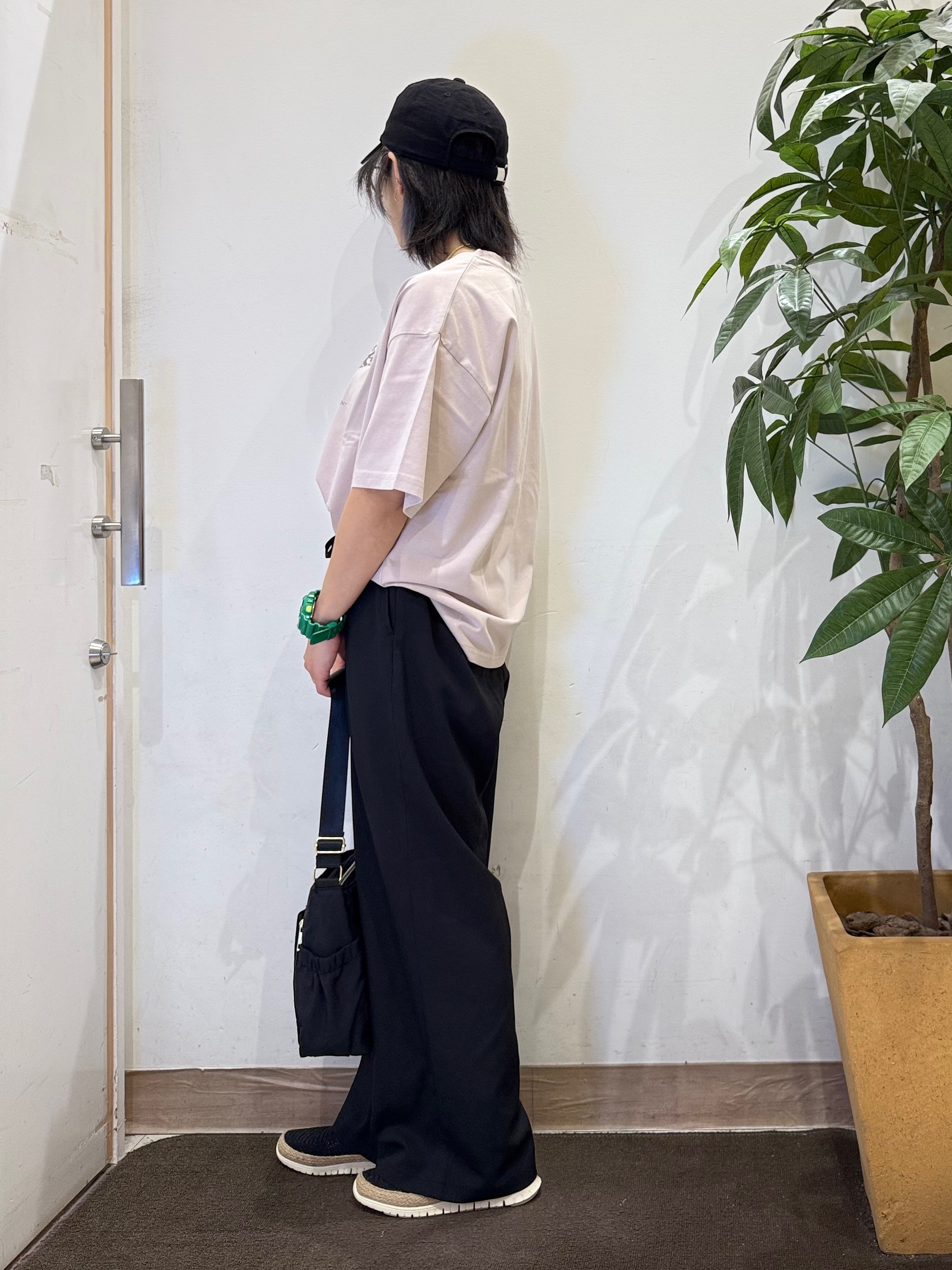 misakiさんの「SHOO･LA･RUE｜【ひんやり/S-LL/洗濯機可】選べる3柄 ヴィンテージ風こなれアソートTシャツ」を使ったコーディネート