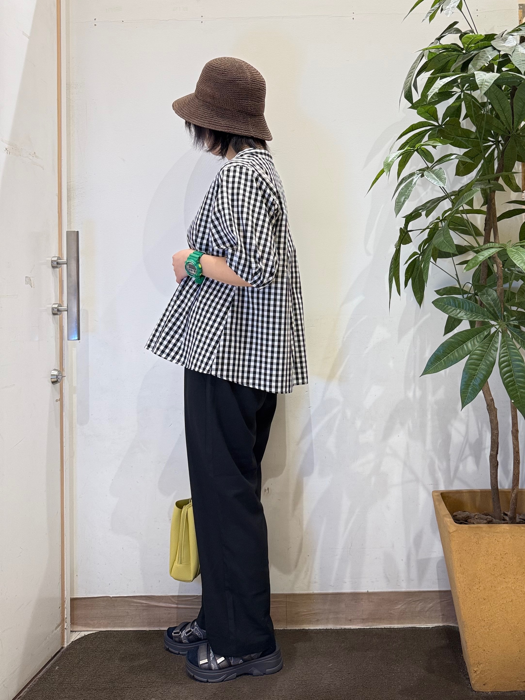 misakiさんの「SHOO･LA･RUE｜【高レビュー/洗濯後しわになりにくい/インせず着られる】自然に体型カバー 麻調ペプラムブラウス」を使ったコーディネート