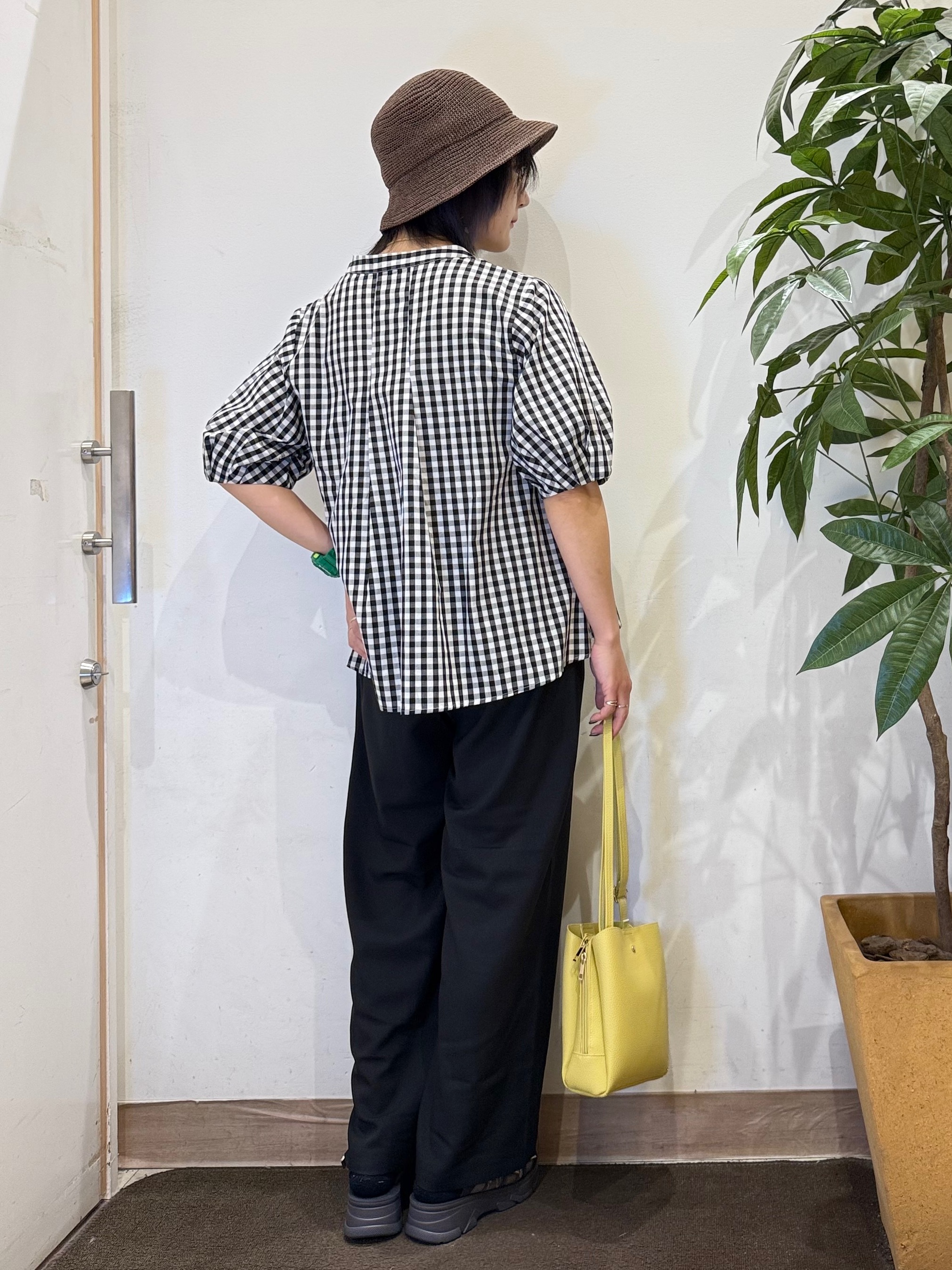 misakiさんの「SHOO･LA･RUE｜【高レビュー/洗濯後しわになりにくい/インせず着られる】自然に体型カバー 麻調ペプラムブラウス」を使ったコーディネート