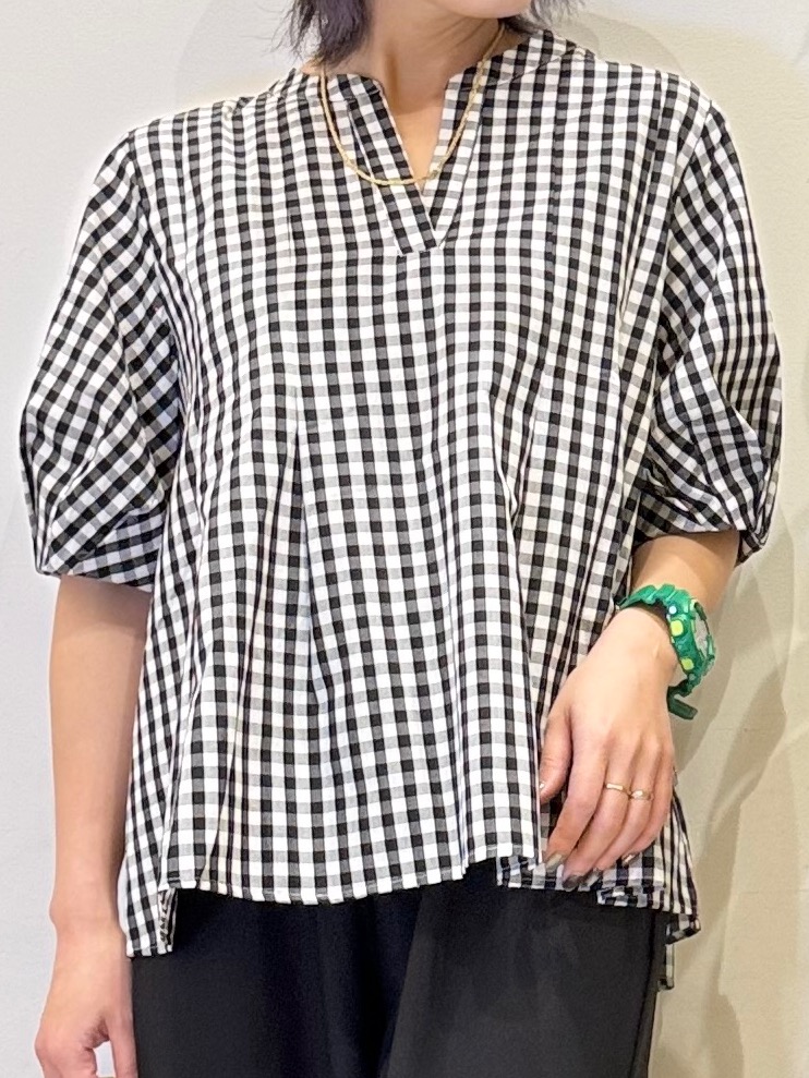 misakiさんの「SHOO･LA･RUE｜【高レビュー/洗濯後しわになりにくい/インせず着られる】自然に体型カバー 麻調ペプラムブラウス」を使ったコーディネート