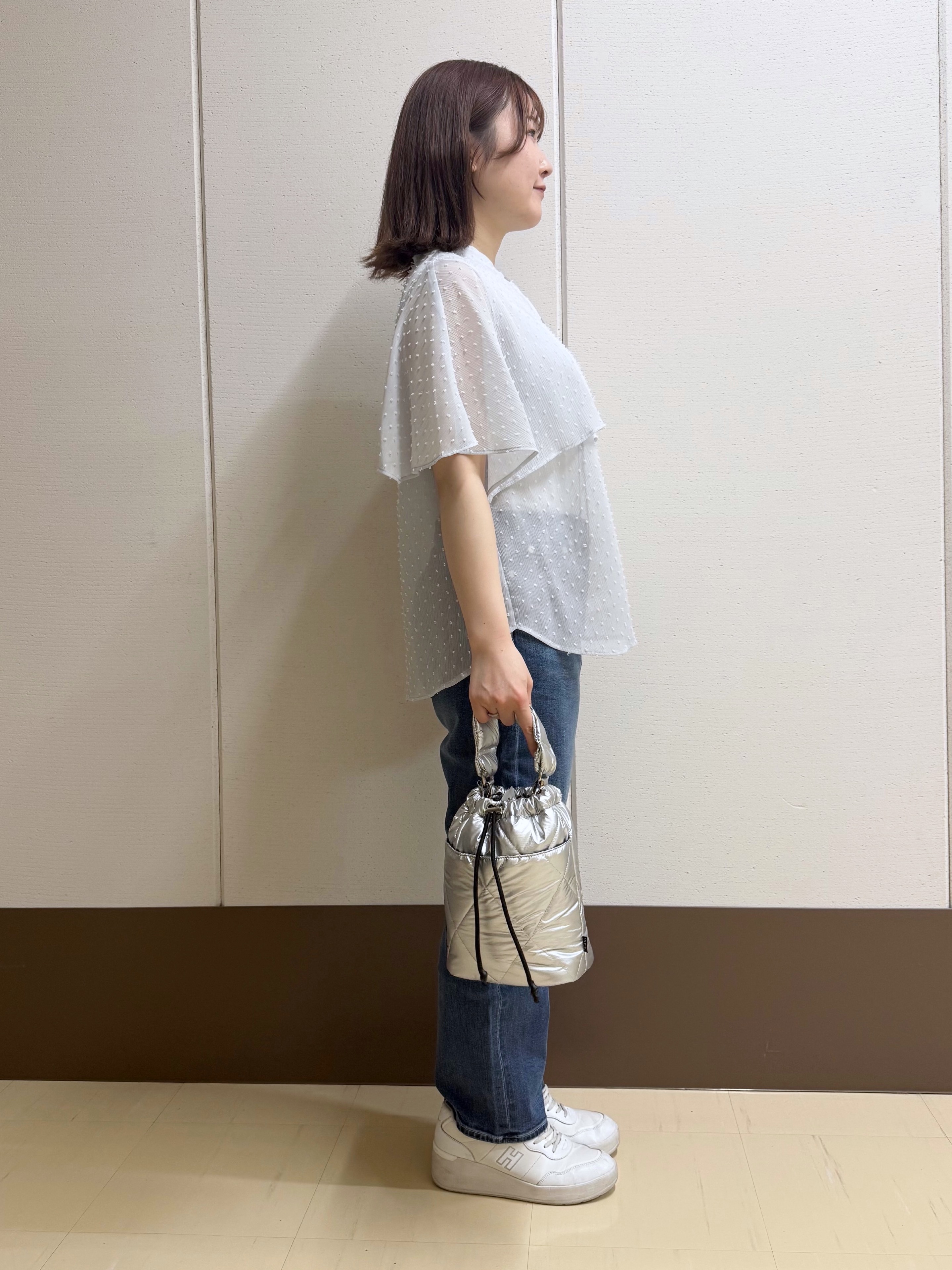 Rikoさんの「INDIVI｜【洗える／ドットモチーフ】ケープスリーブブラウス」を使ったコーディネート