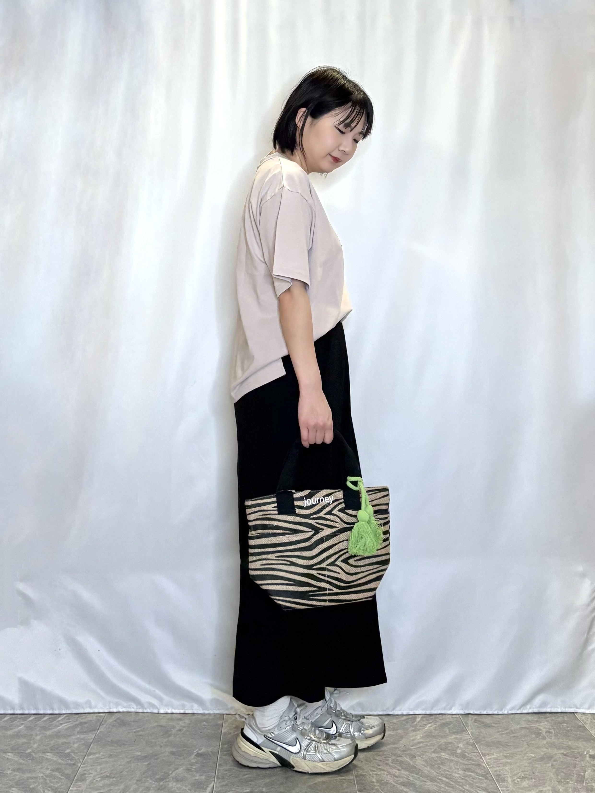 ネリさんの「SHOO･LA･RUE｜【ひんやり/S-LL/洗濯機可】選べる3柄 ヴィンテージ風こなれアソートTシャツ」を使ったコーディネート