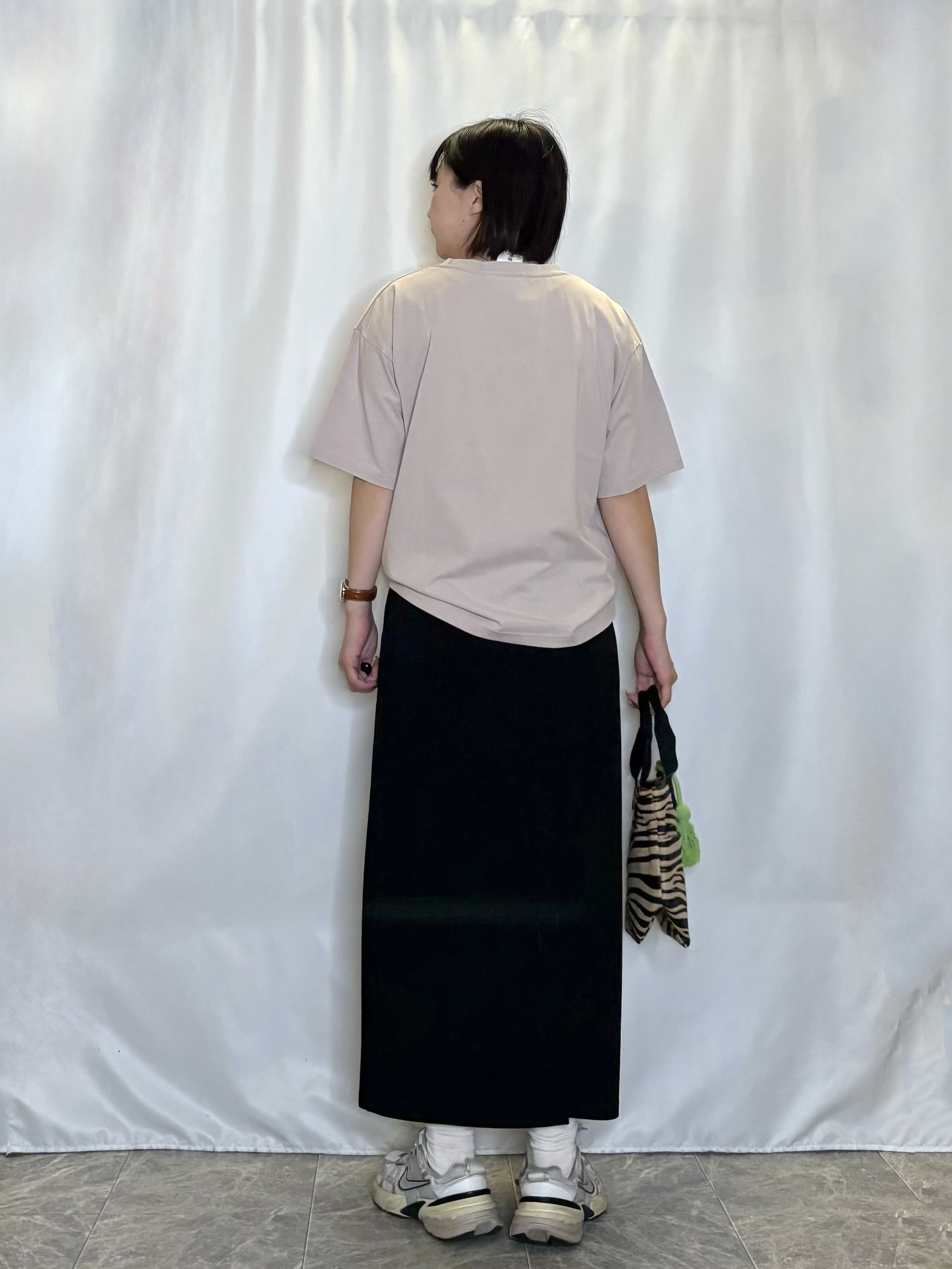 ネリさんの「SHOO･LA･RUE｜【ひんやり/S-LL/洗濯機可】選べる3柄 ヴィンテージ風こなれアソートTシャツ」を使ったコーディネート