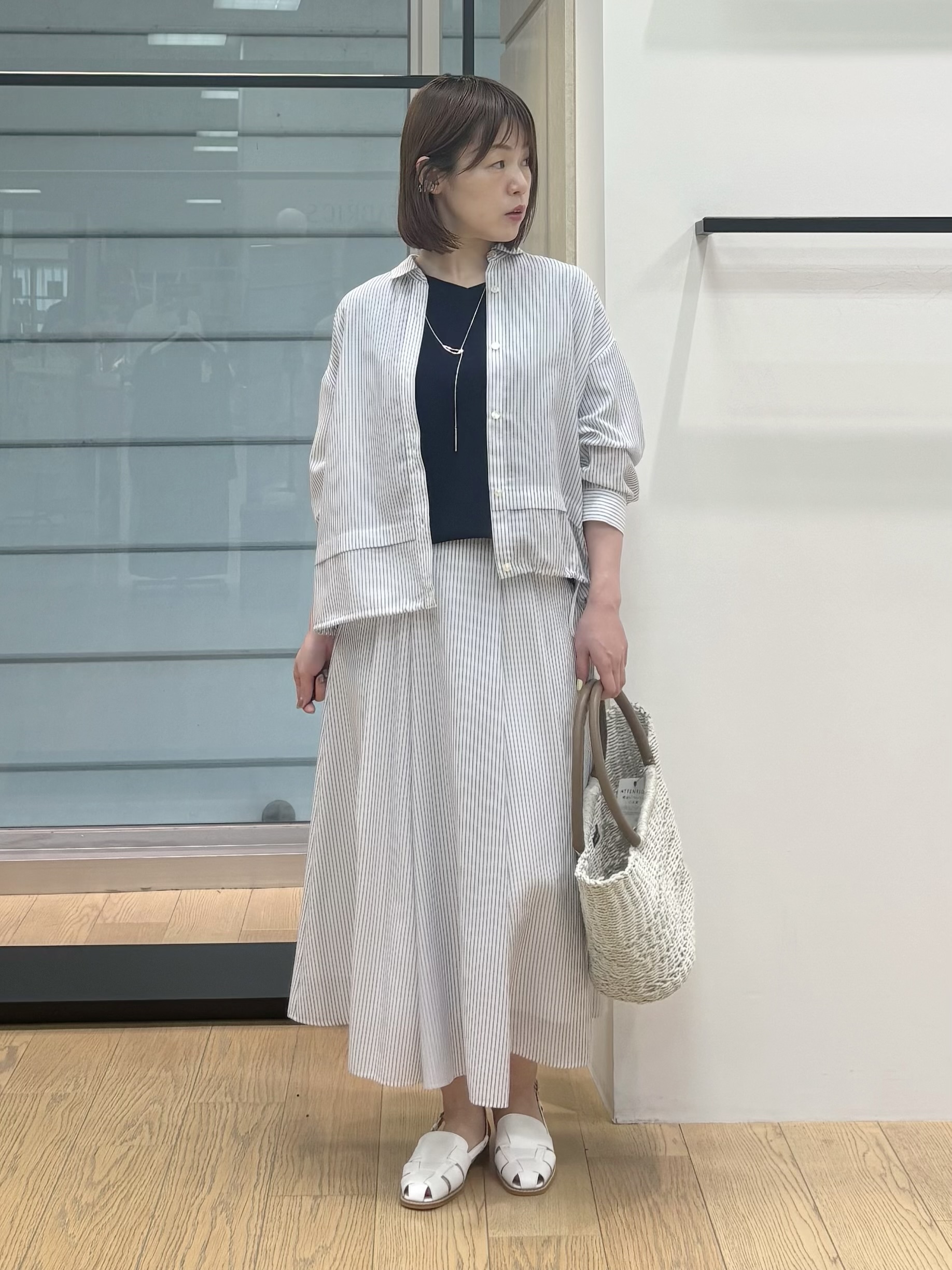 asamiさんの「INDIVI｜【洗える】ガーター編みVネックニットT」を使ったコーディネート