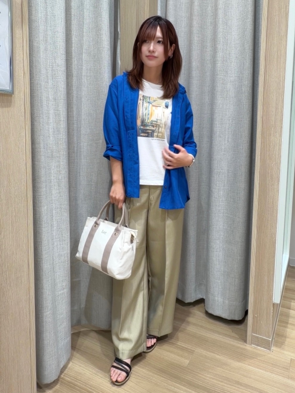 Fumikaさんの「grove｜【洗濯機OK・ひんやり】朝晩の気温差に◎軽やかシアーシャツ」を使ったコーディネート