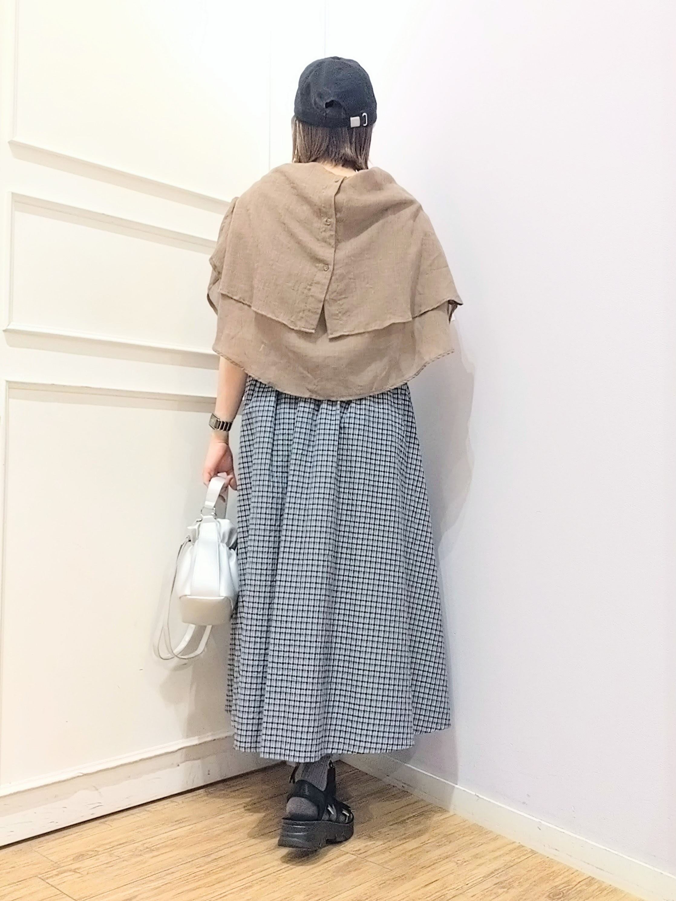 miomioさんの「SHOO･LA･RUE｜【体型カバー】ふんわり質感 やわらかこなれシアーシャツ」を使ったコーディネート