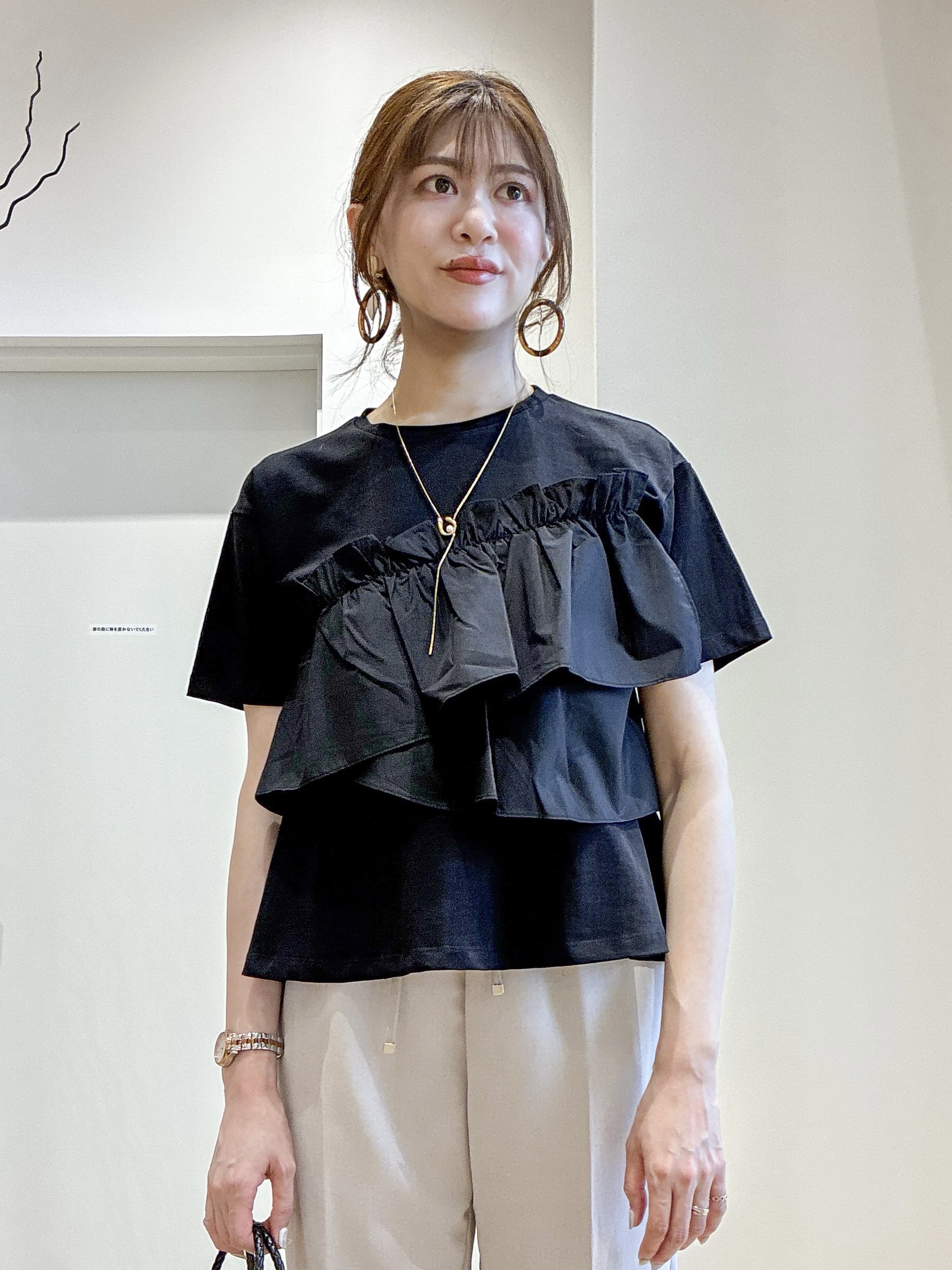 もんちゃんさんの「OPAQUE.CLIP｜【接触冷感】アシメフリルドッキングカットソー《洗濯機OK》」を使ったコーディネート