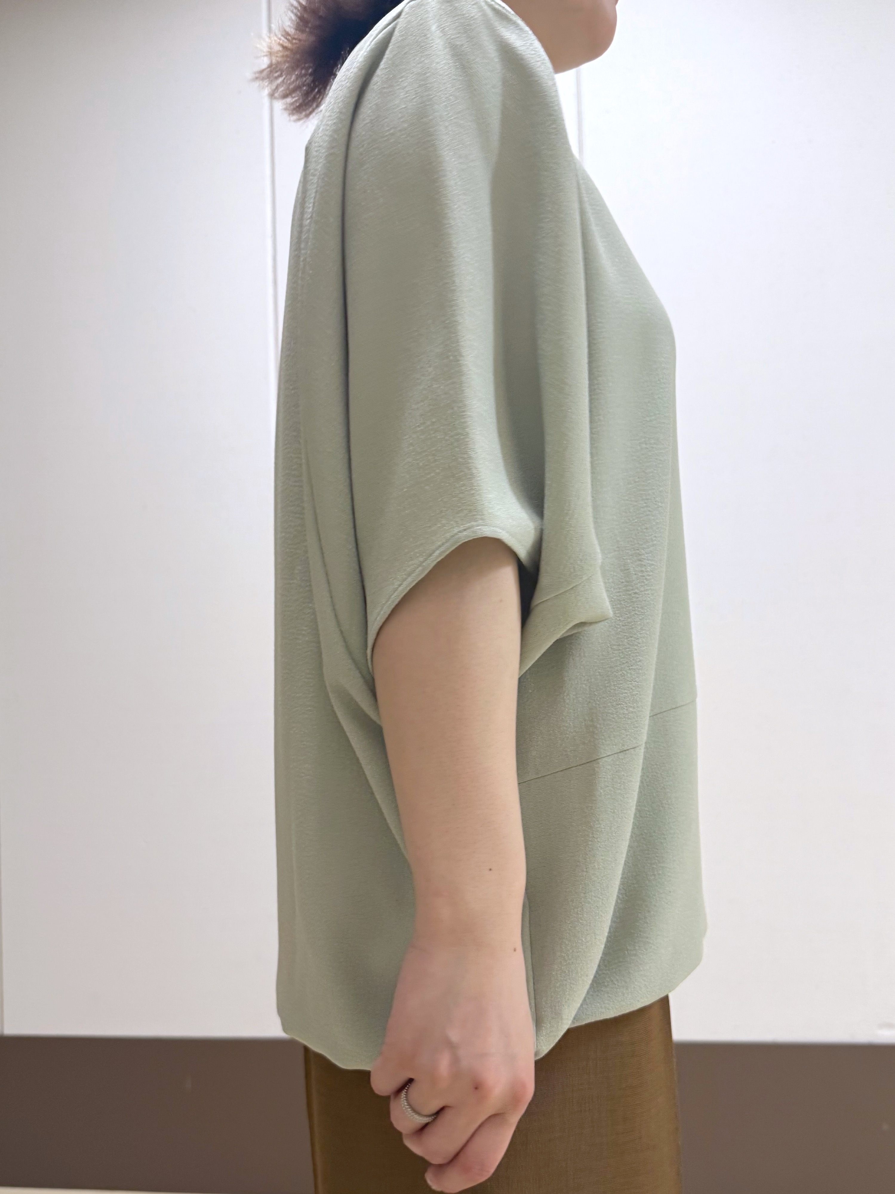 Rikoさんの「INDIVI｜【洗える／2WAY／裾ドロスト付き】 ドルマンスリーブチュニックトップス」を使ったコーディネート